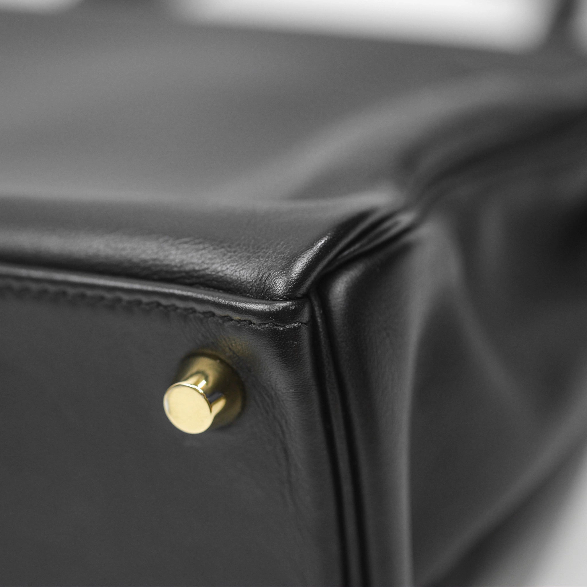 Herms Retourne Kelly 25 Black Noir 89 Swift Gold Hardware