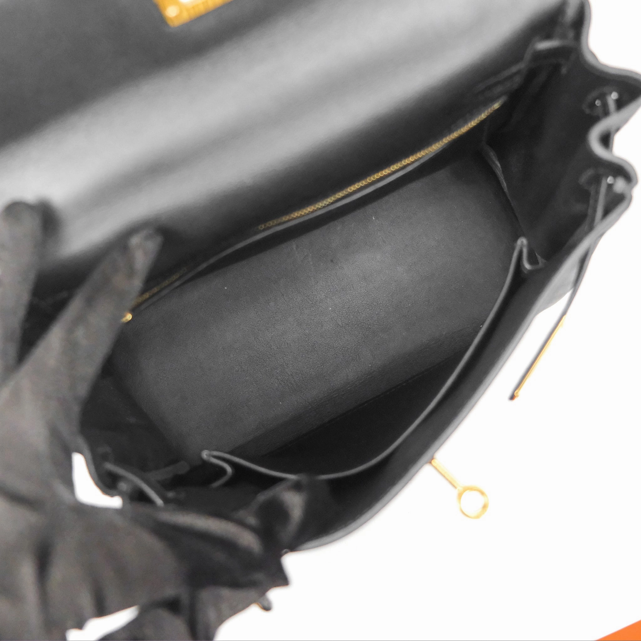 Herms Retourne Kelly 25 Black Noir 89 Swift Gold Hardware