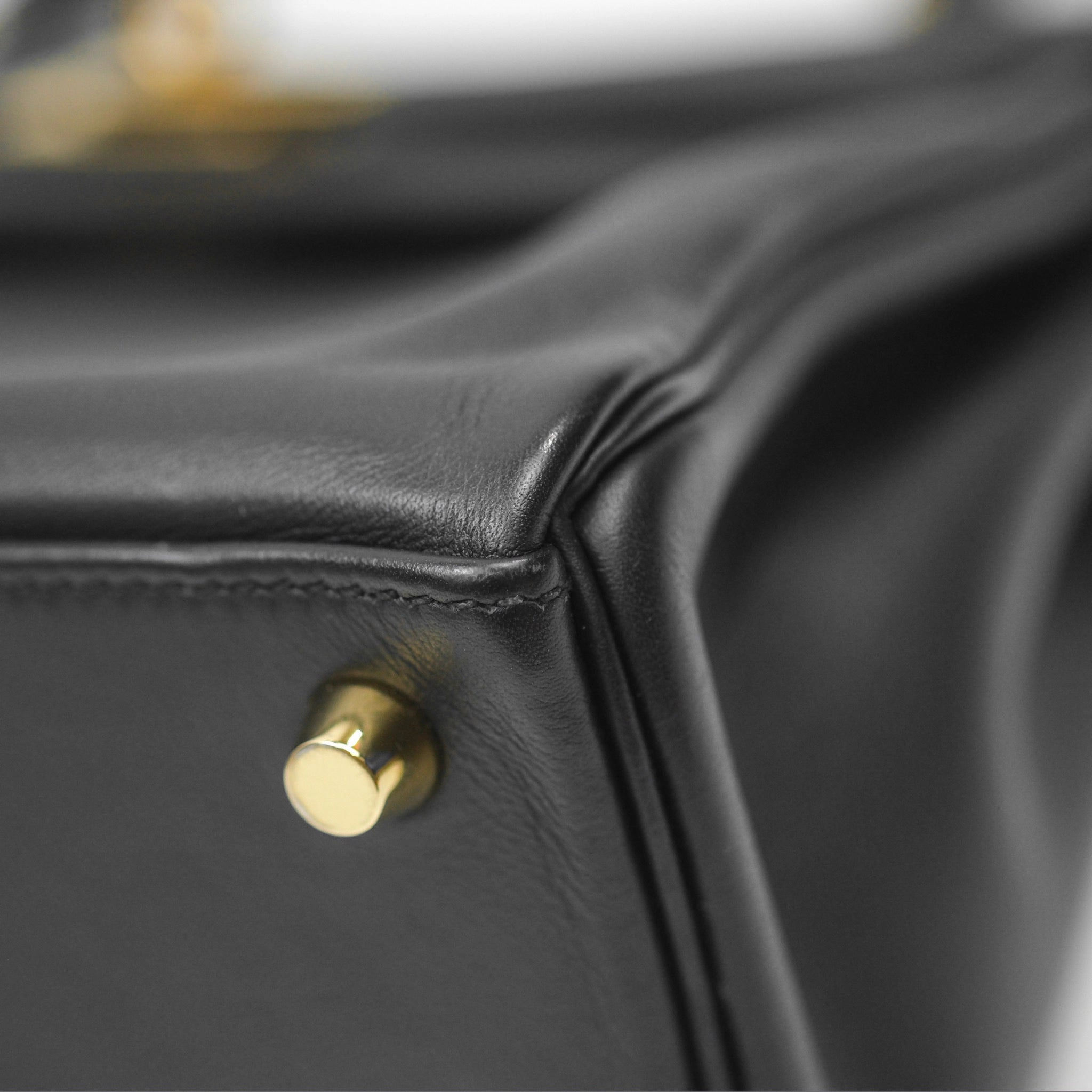 Herms Retourne Kelly 25 Black Noir 89 Swift Gold Hardware