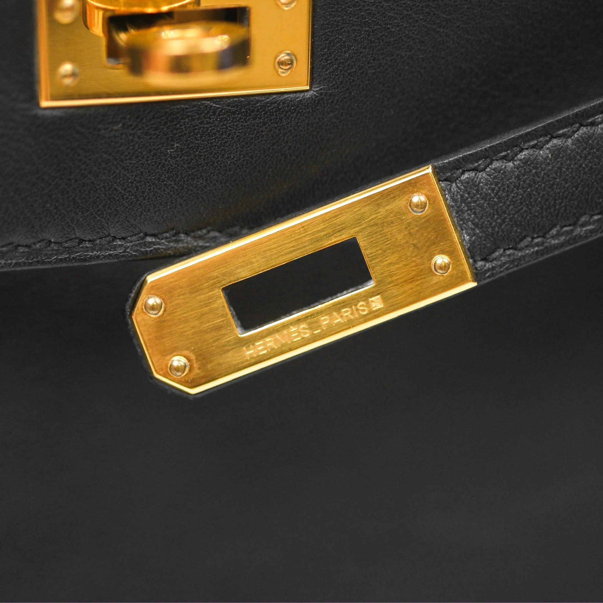 Herms Retourne Kelly 25 Black Noir 89 Swift Gold Hardware