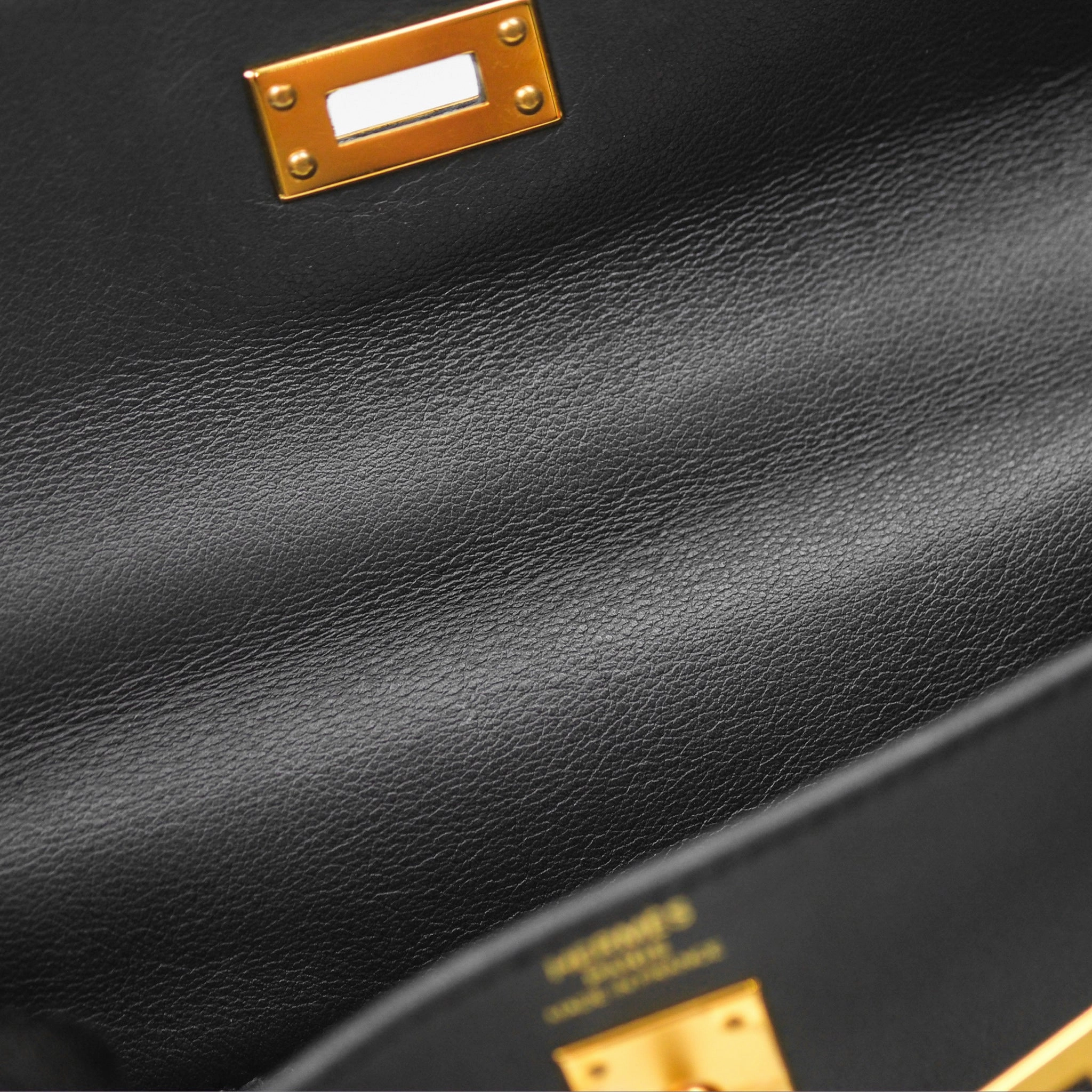Herms Retourne Kelly 25 Black Noir 89 Swift Gold Hardware