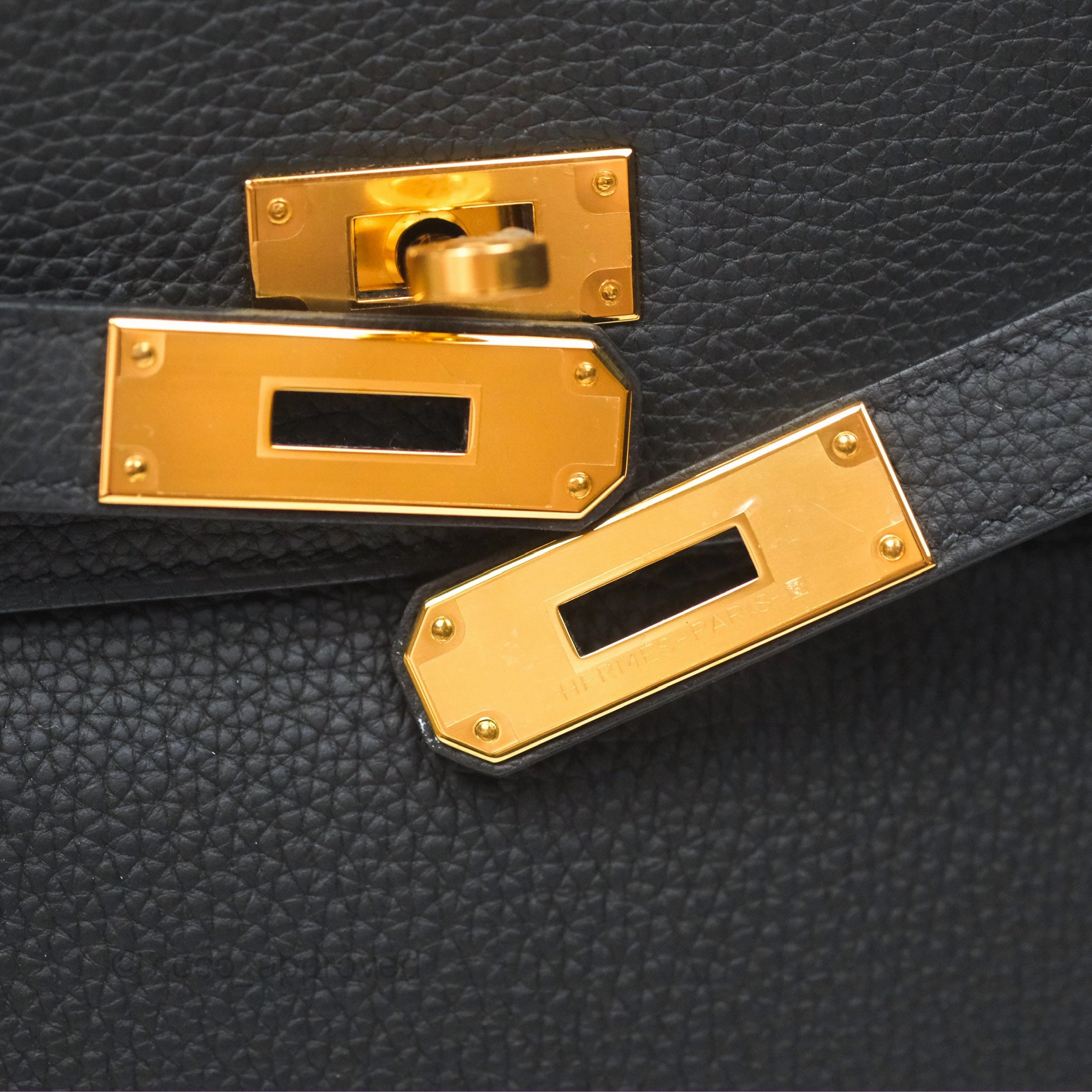 Herms Retourne Kelly 28 Black Noir 89 Togo Gold Hardware