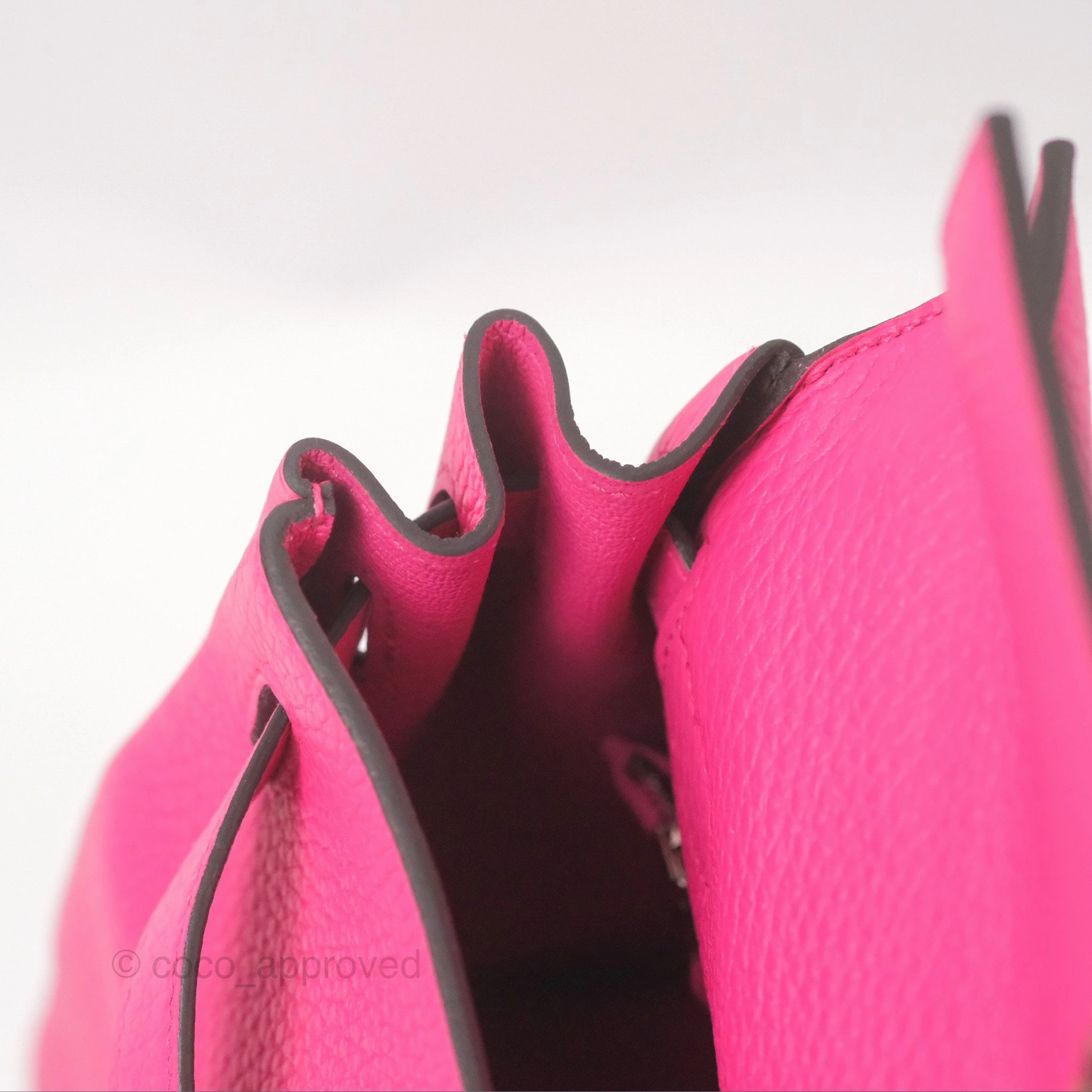 Herms Retourne Kelly 28 Rose Shocking Clemence Palladium Hardware