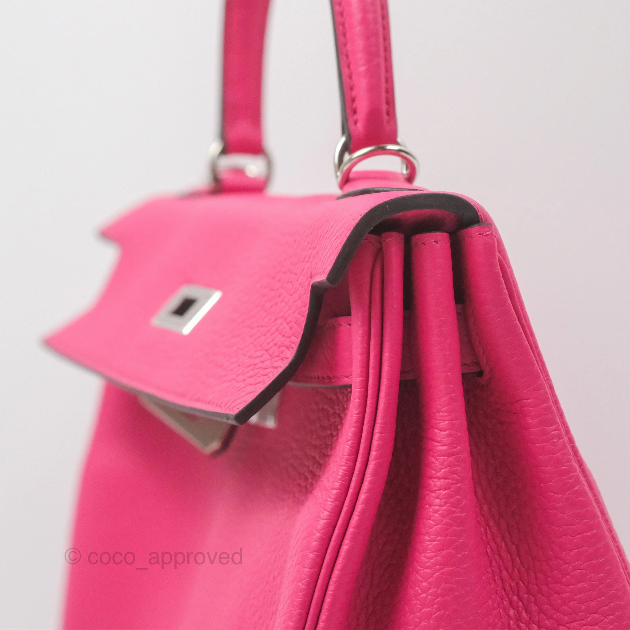 Herms Retourne Kelly 28 Rose Shocking Clemence Palladium Hardware