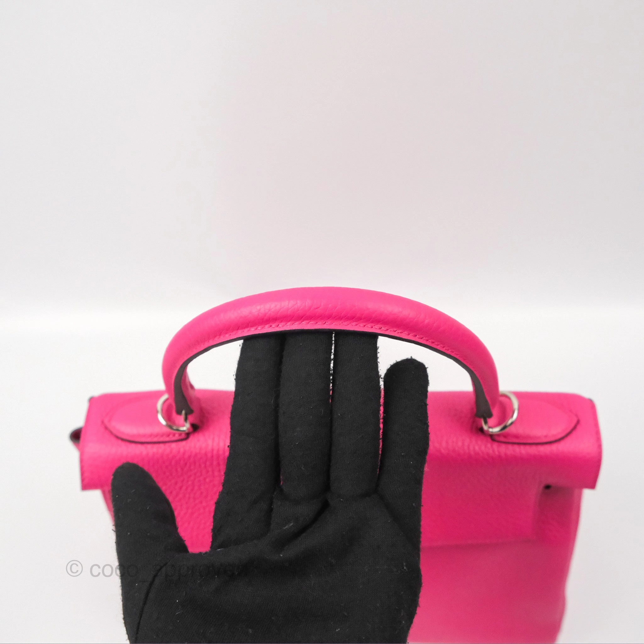 Herms Retourne Kelly 28 Rose Shocking Clemence Palladium Hardware