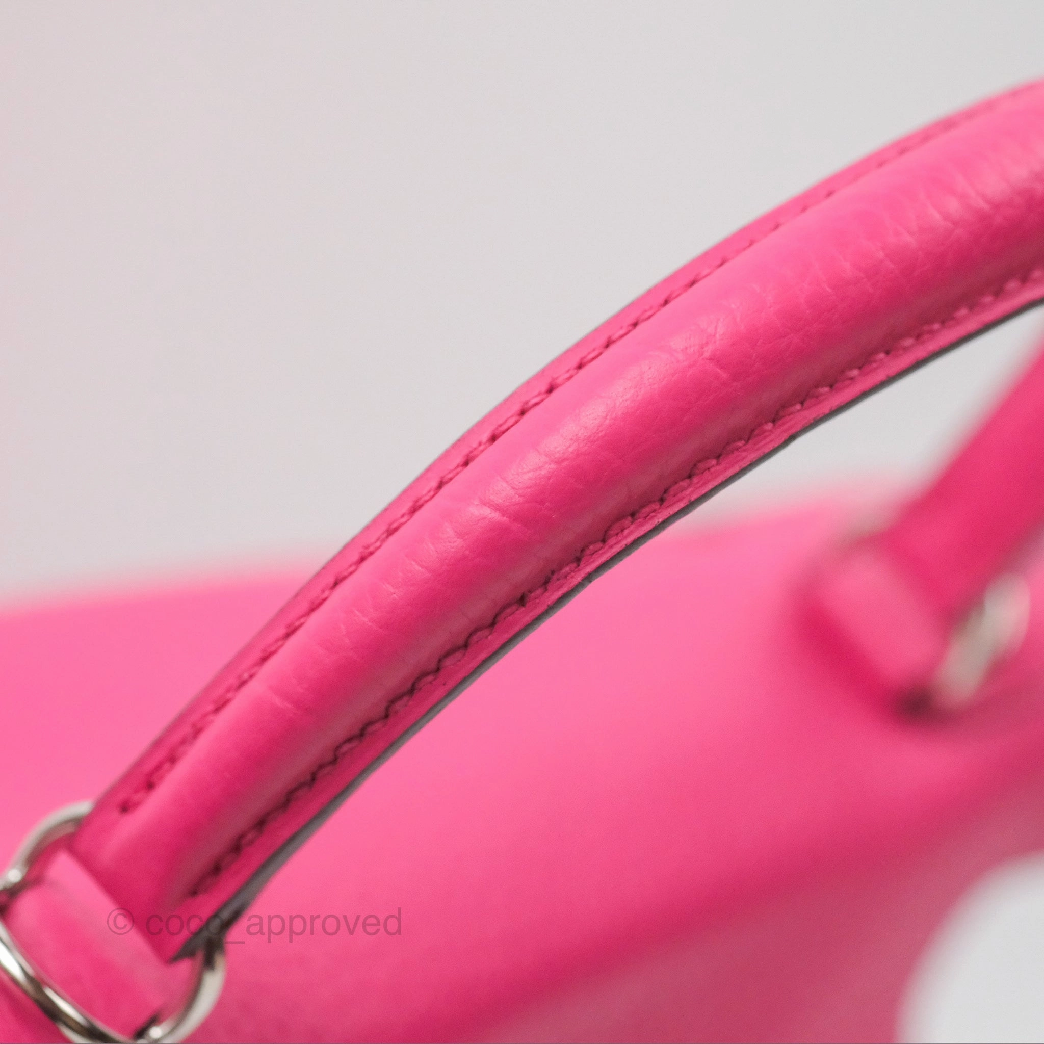 Herms Retourne Kelly 28 Rose Shocking Clemence Palladium Hardware
