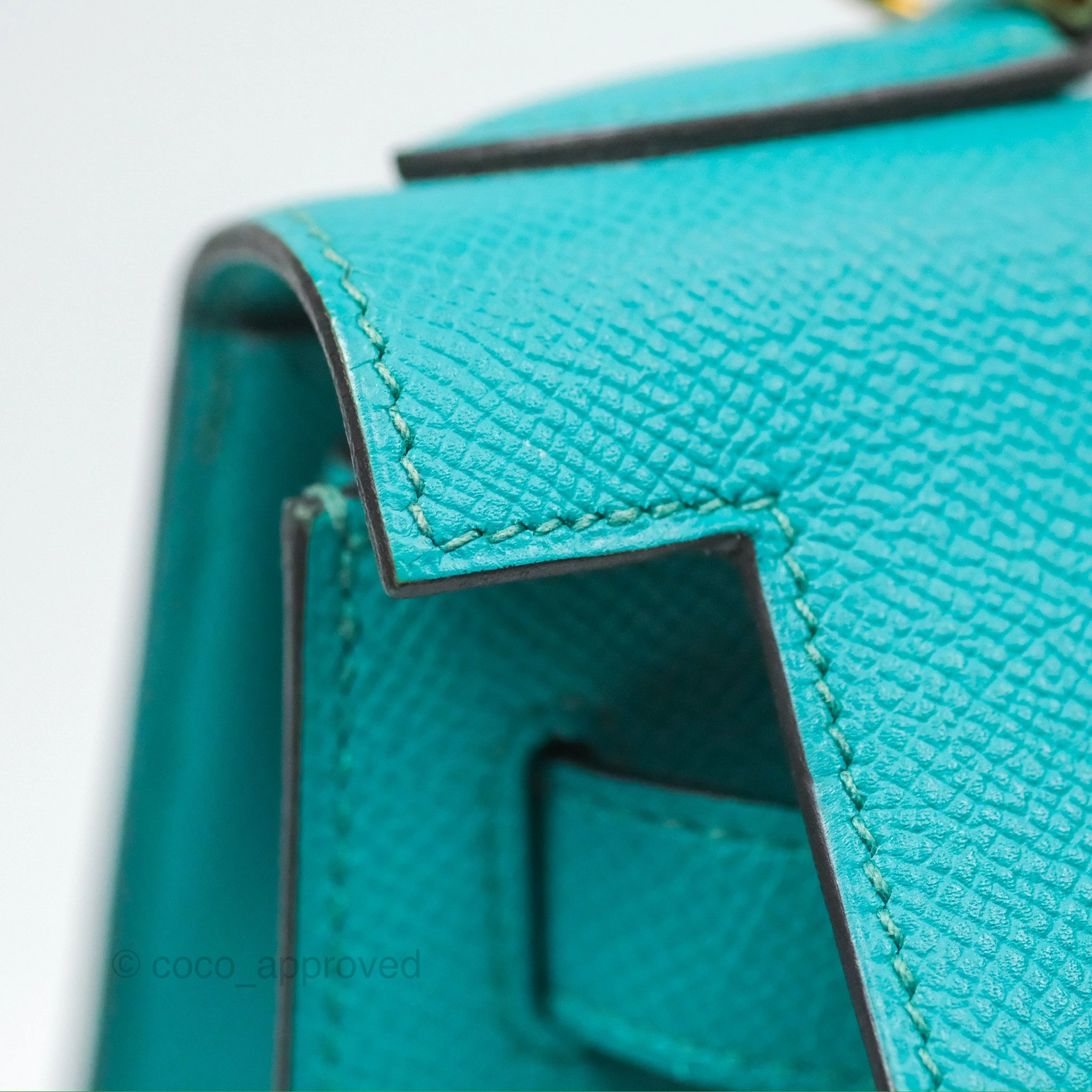 Herms Sellier Kelly 28 Bleu Paon Epsom Gold Hardware