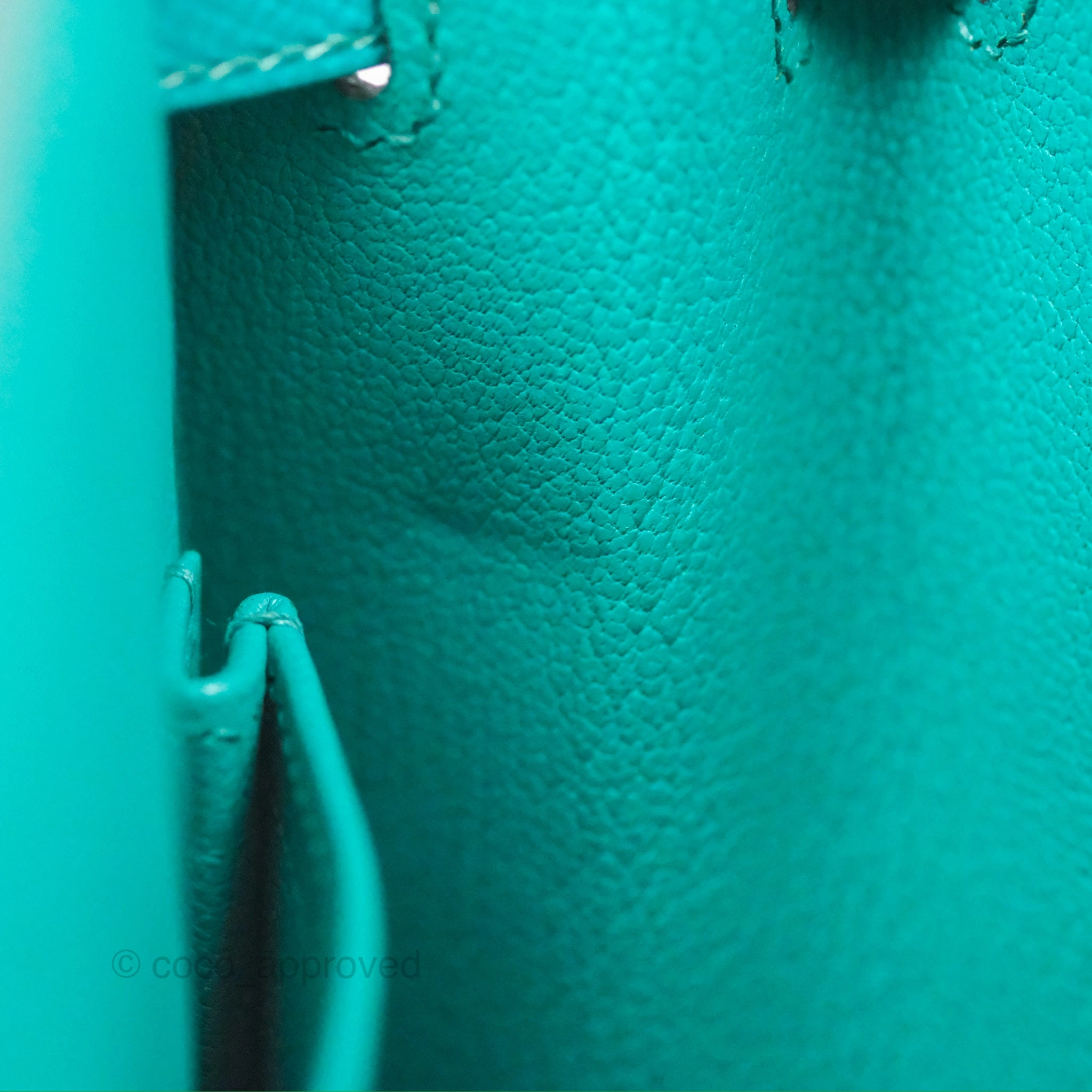 Herms Sellier Kelly 28 Bleu Paon Epsom Gold Hardware