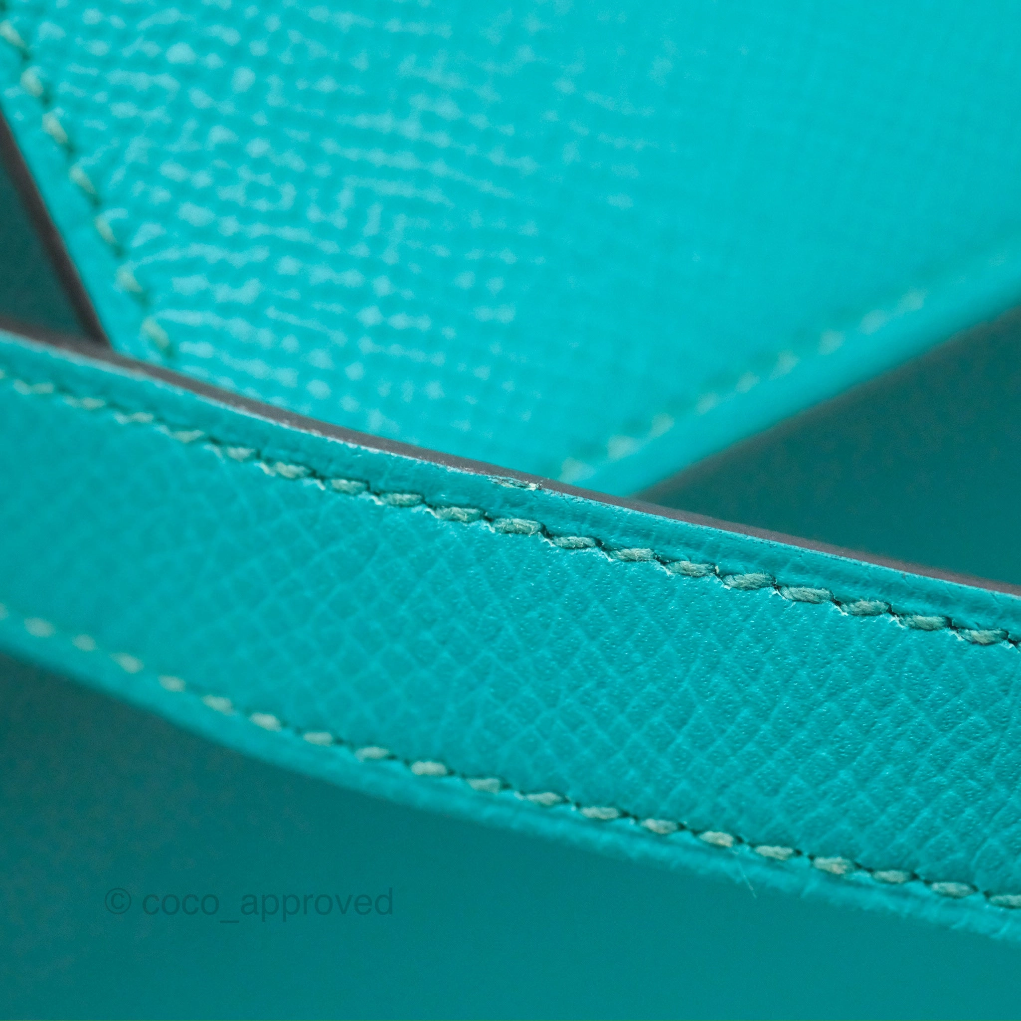 Herms Sellier Kelly 28 Bleu Paon Epsom Gold Hardware