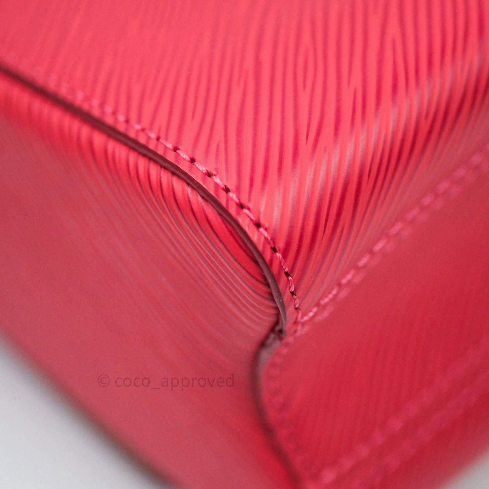 Louis Vuitton Epi Twist Shoulder Bag MM Coquelicot