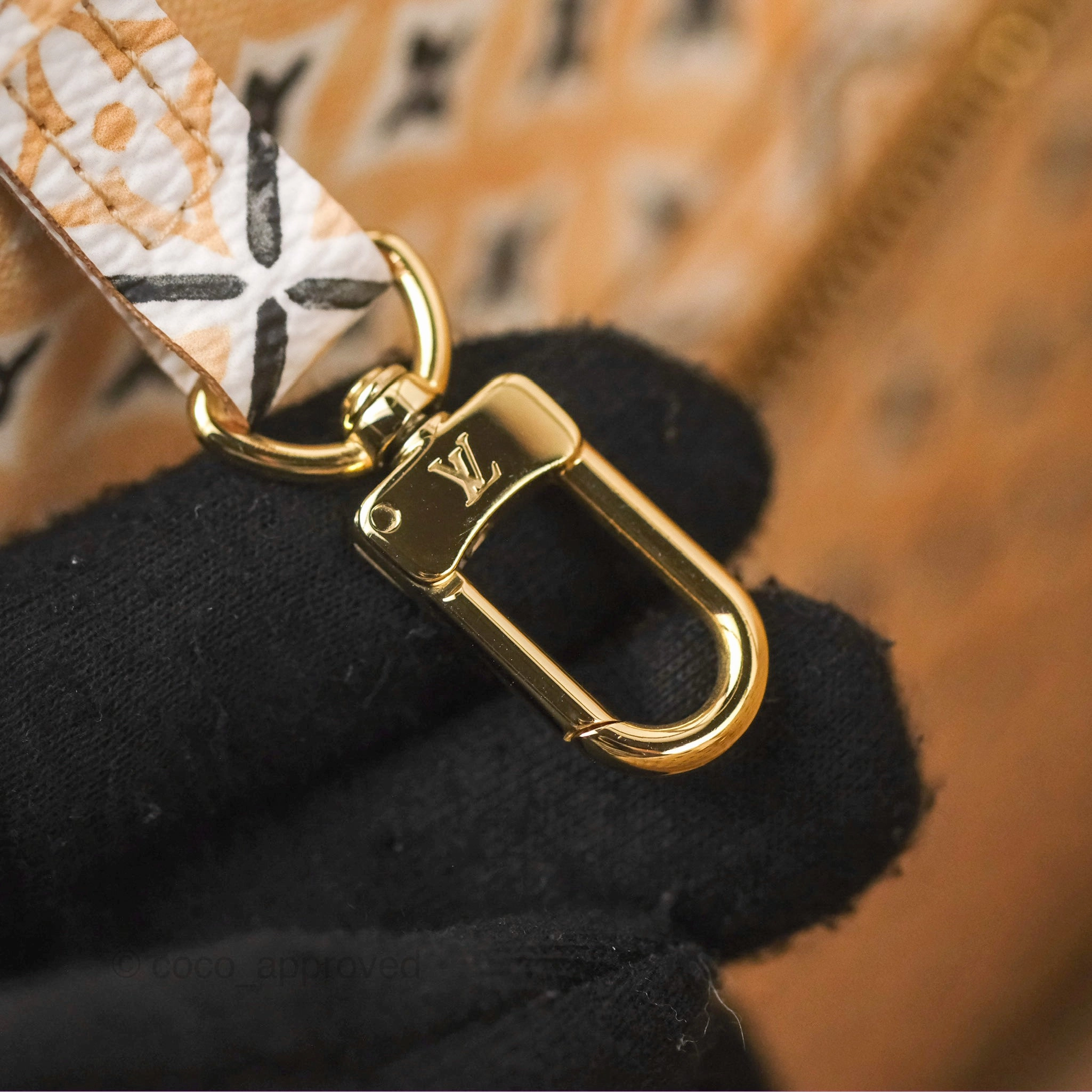 Louis Vuitton Monogram Giant Neverfull MM Beige