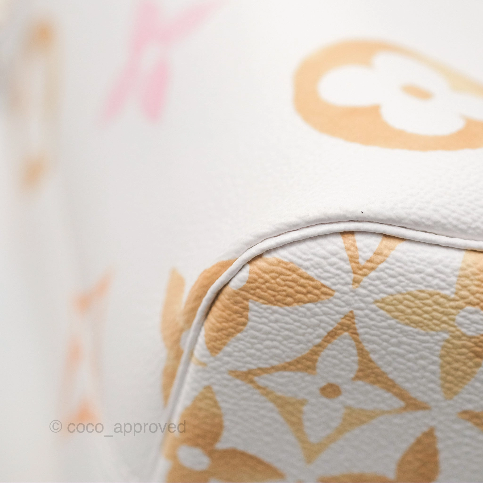 Louis Vuitton Monogram Giant Neverfull MM Beige