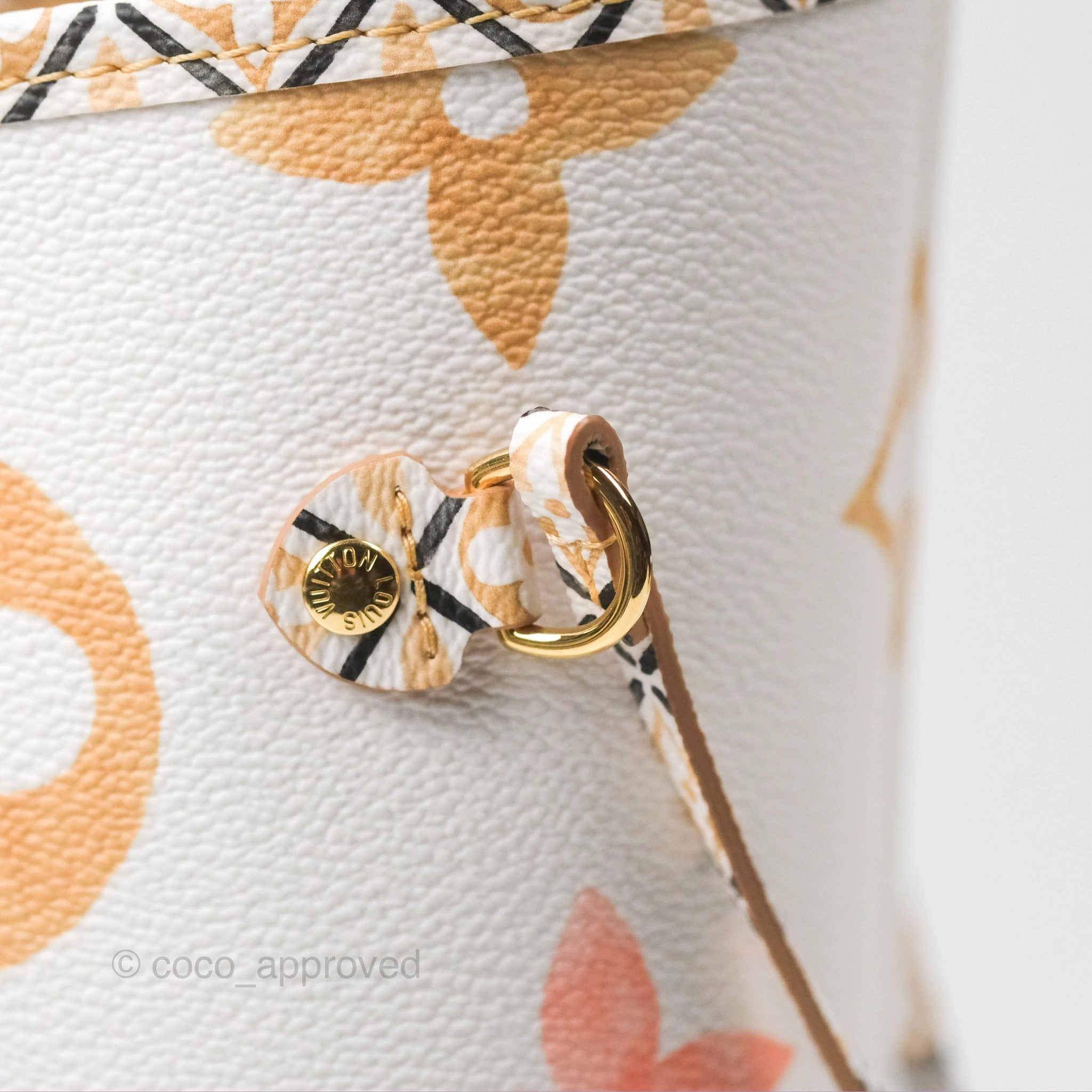 Louis Vuitton Monogram Giant Neverfull MM Beige