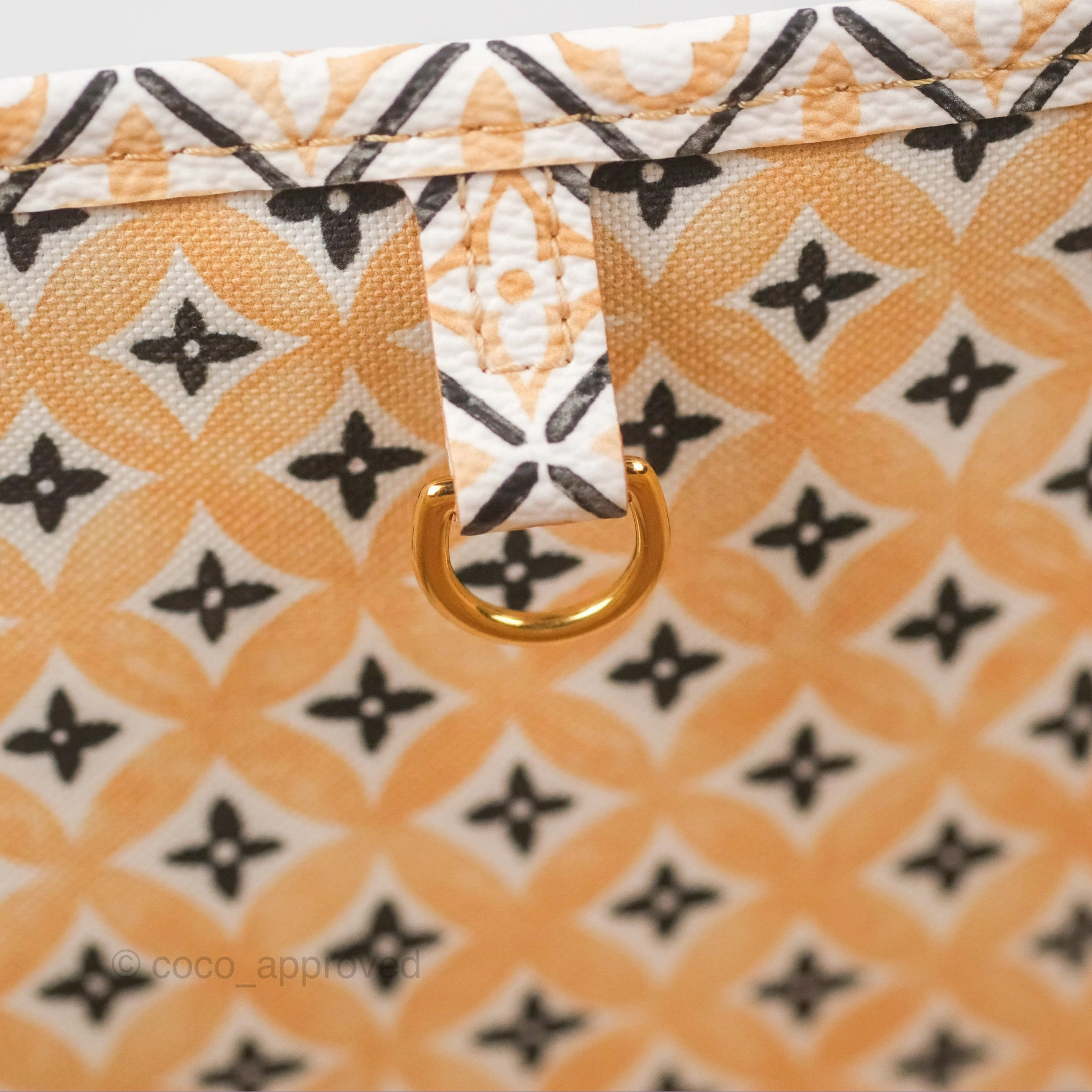 Louis Vuitton Monogram Giant Neverfull MM Beige