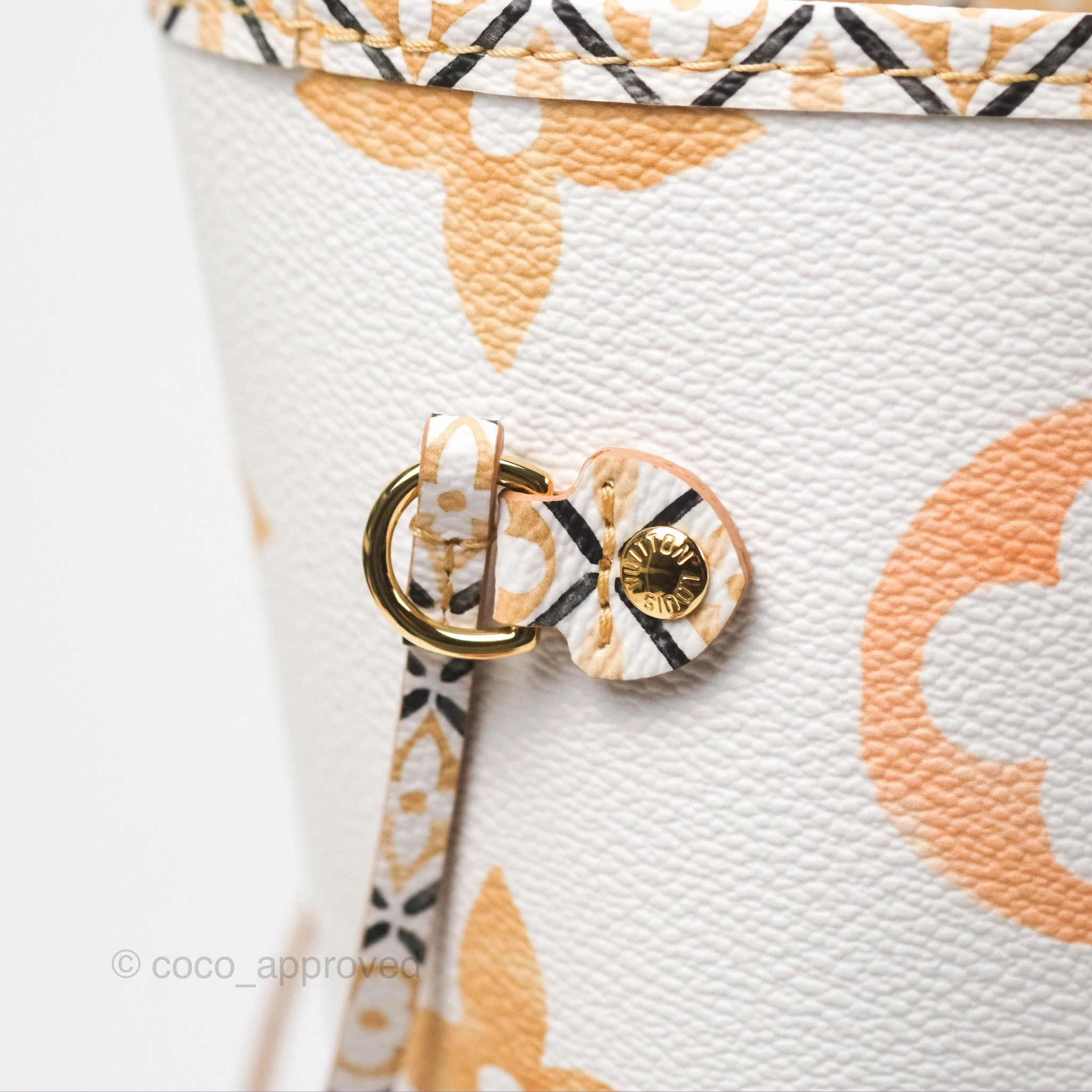 Louis Vuitton Monogram Giant Neverfull MM Beige