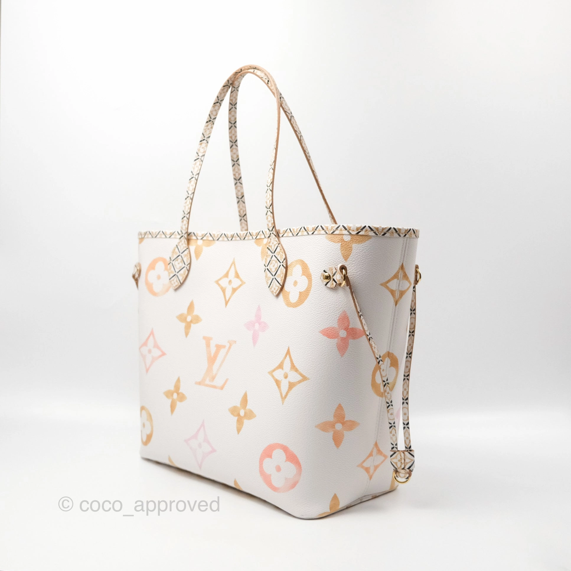 Louis Vuitton Monogram Giant Neverfull MM Beige