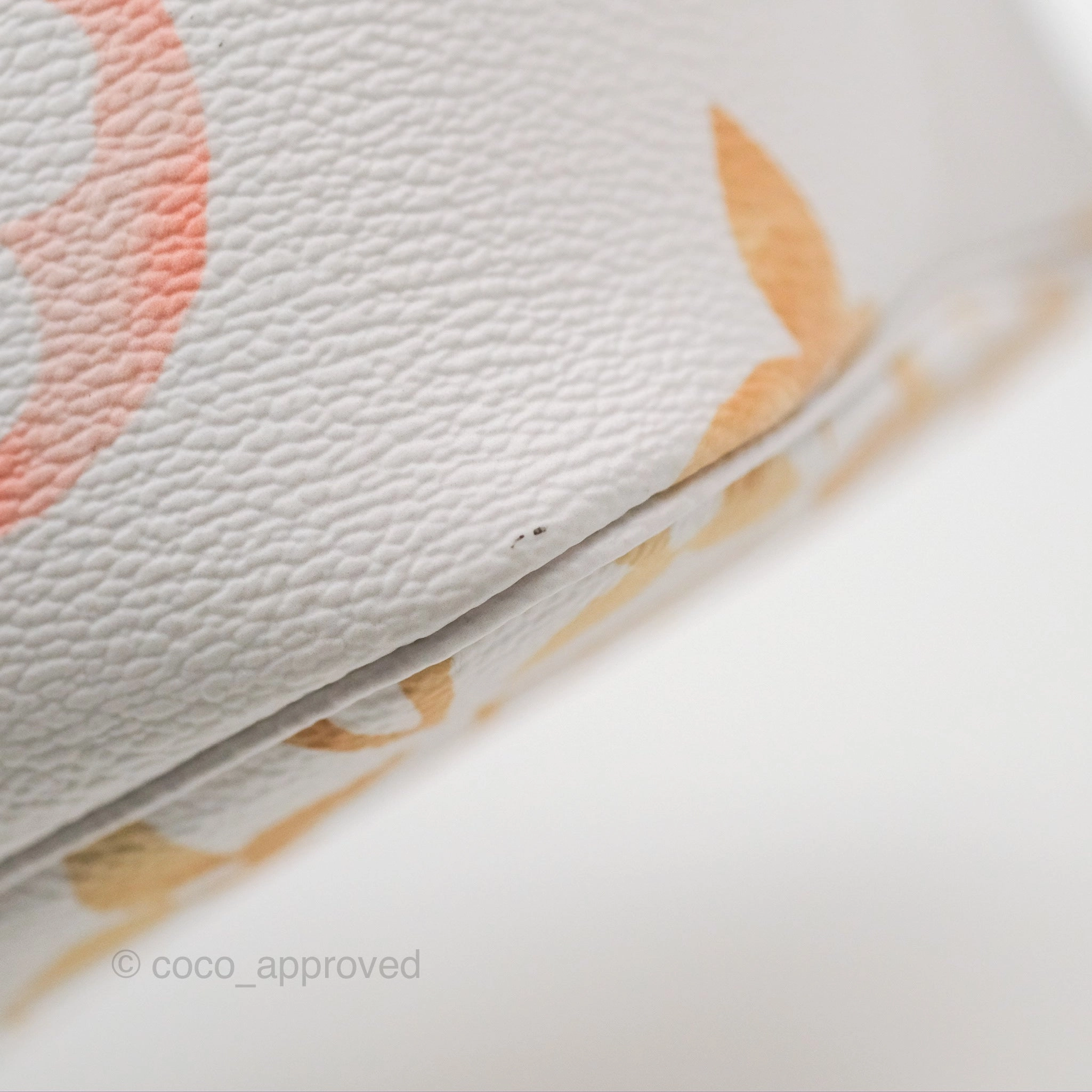 Louis Vuitton Monogram Giant Neverfull MM Beige