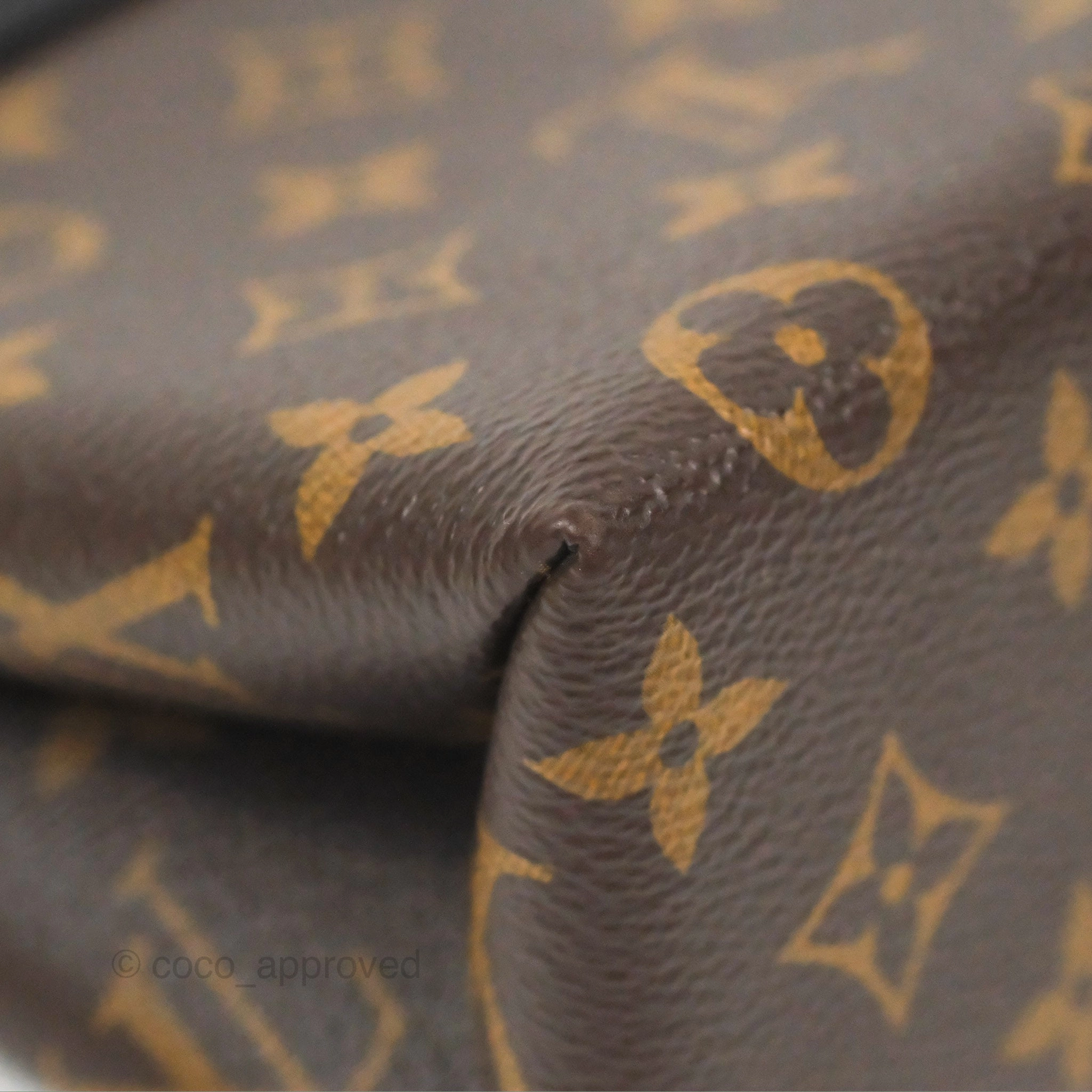 Louis Vuitton Monogram Locky BB Black