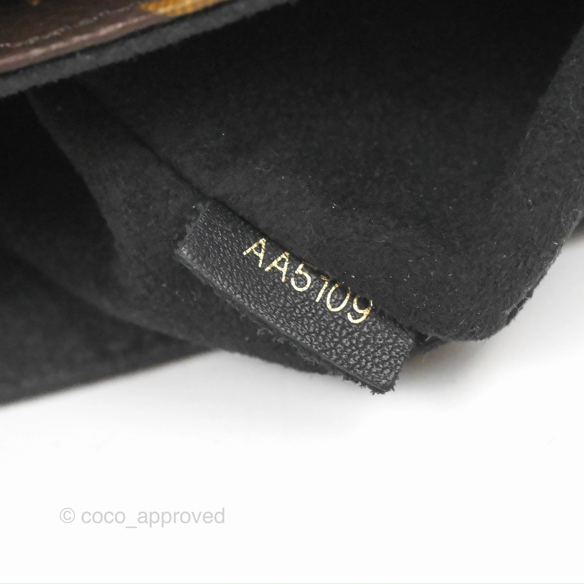 Louis Vuitton Monogram Locky BB Black