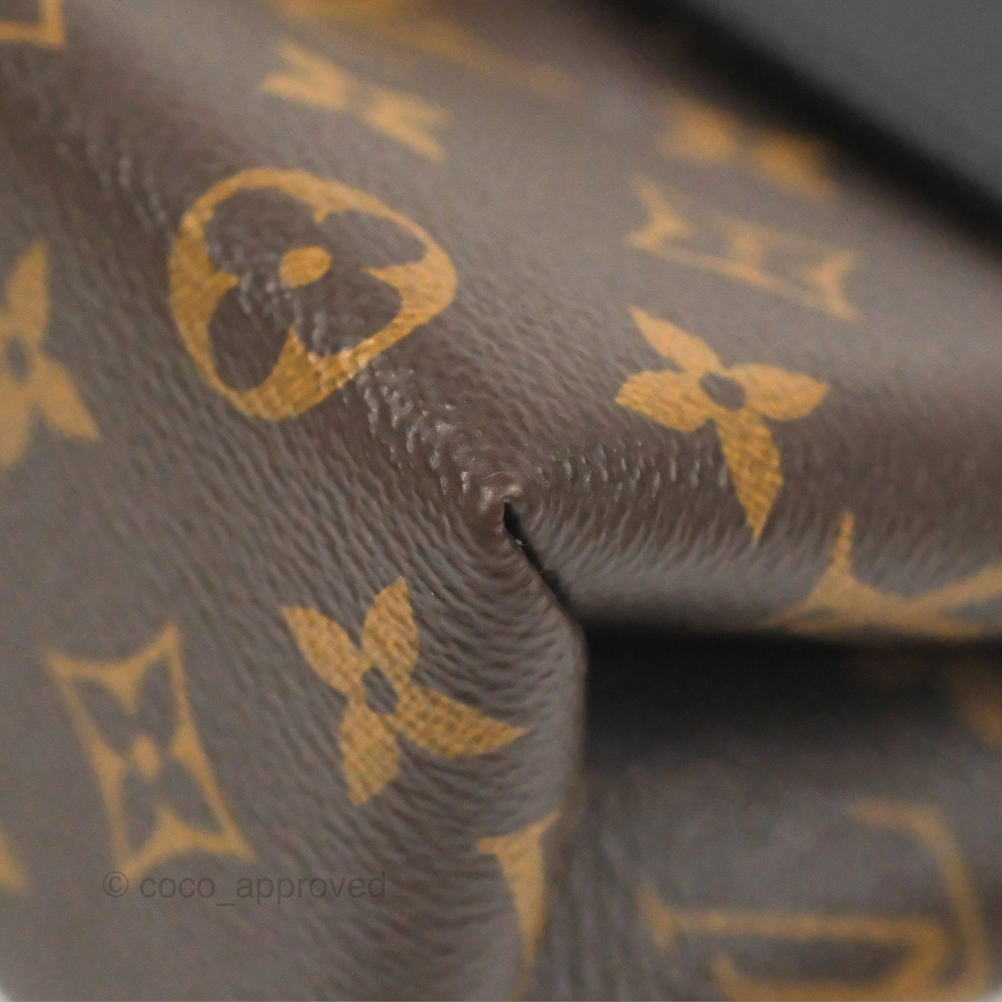 Louis Vuitton Monogram Locky BB Black