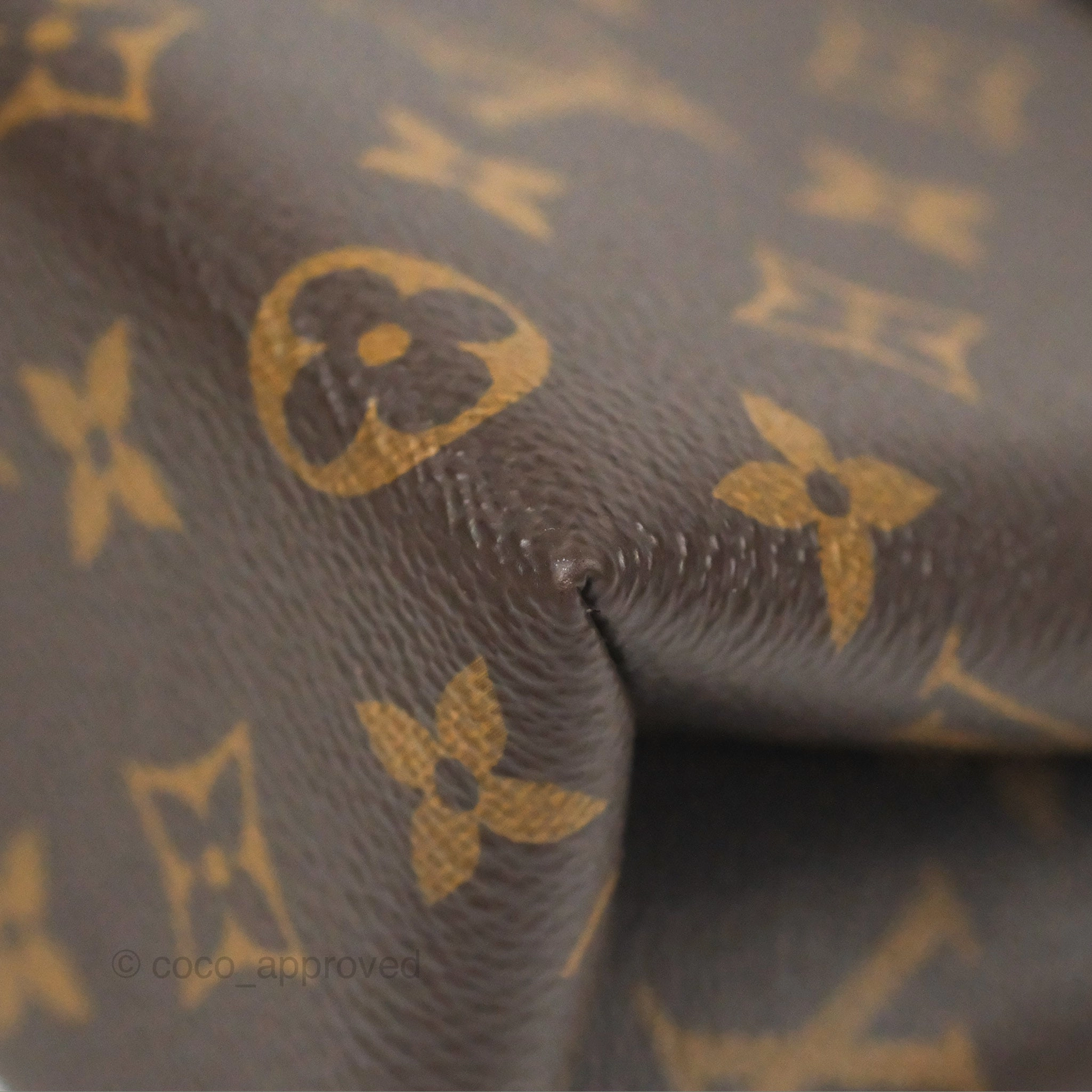 Louis Vuitton Monogram Locky BB Black
