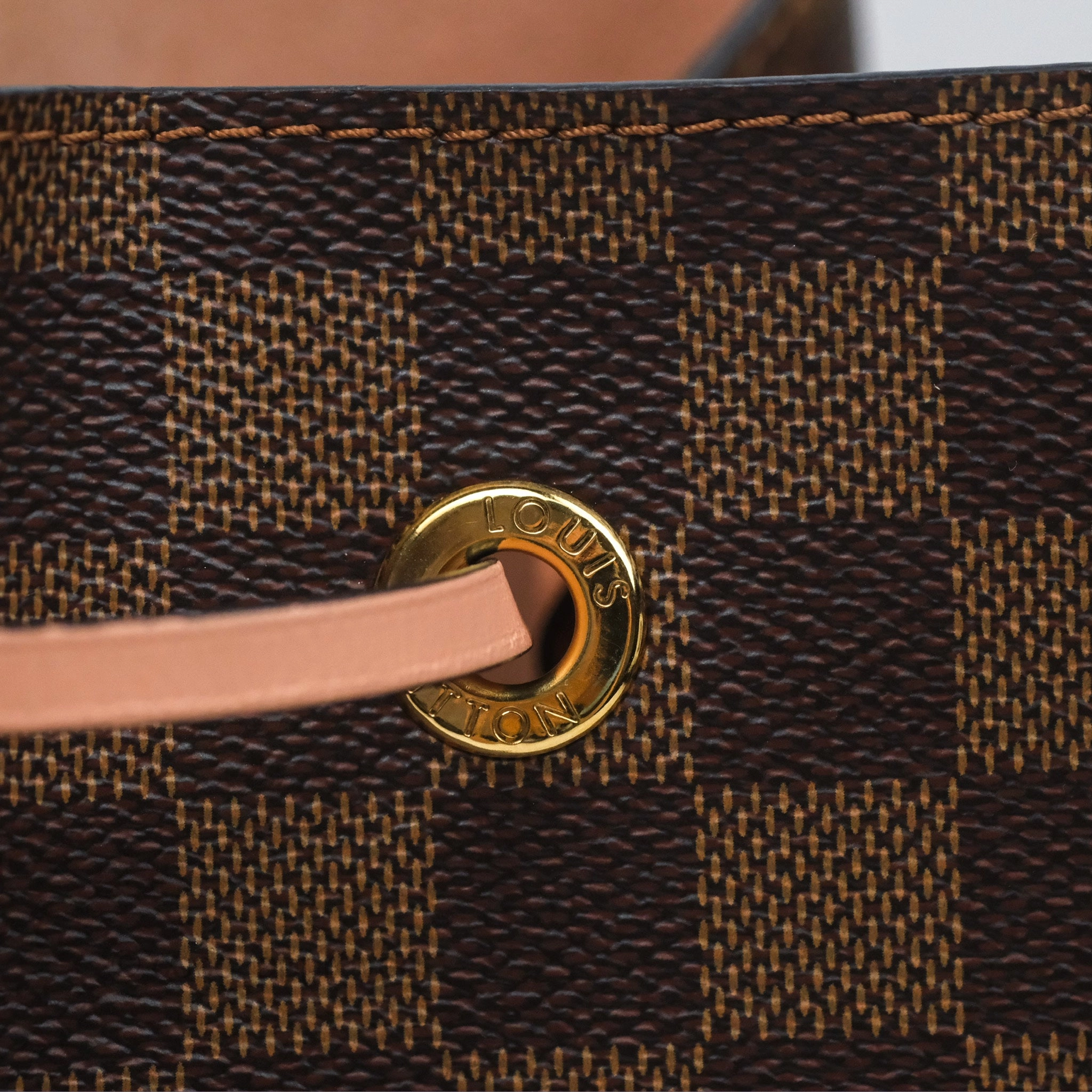 Louis Vuitton Neonoe Bucket Bag MM Monogram Canvas Rose Poudre