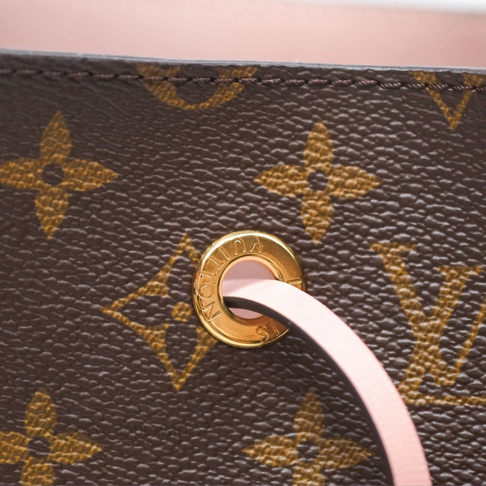 Louis Vuitton Neonoe Bucket Bag MM Monogram Canvas Rose Poudre