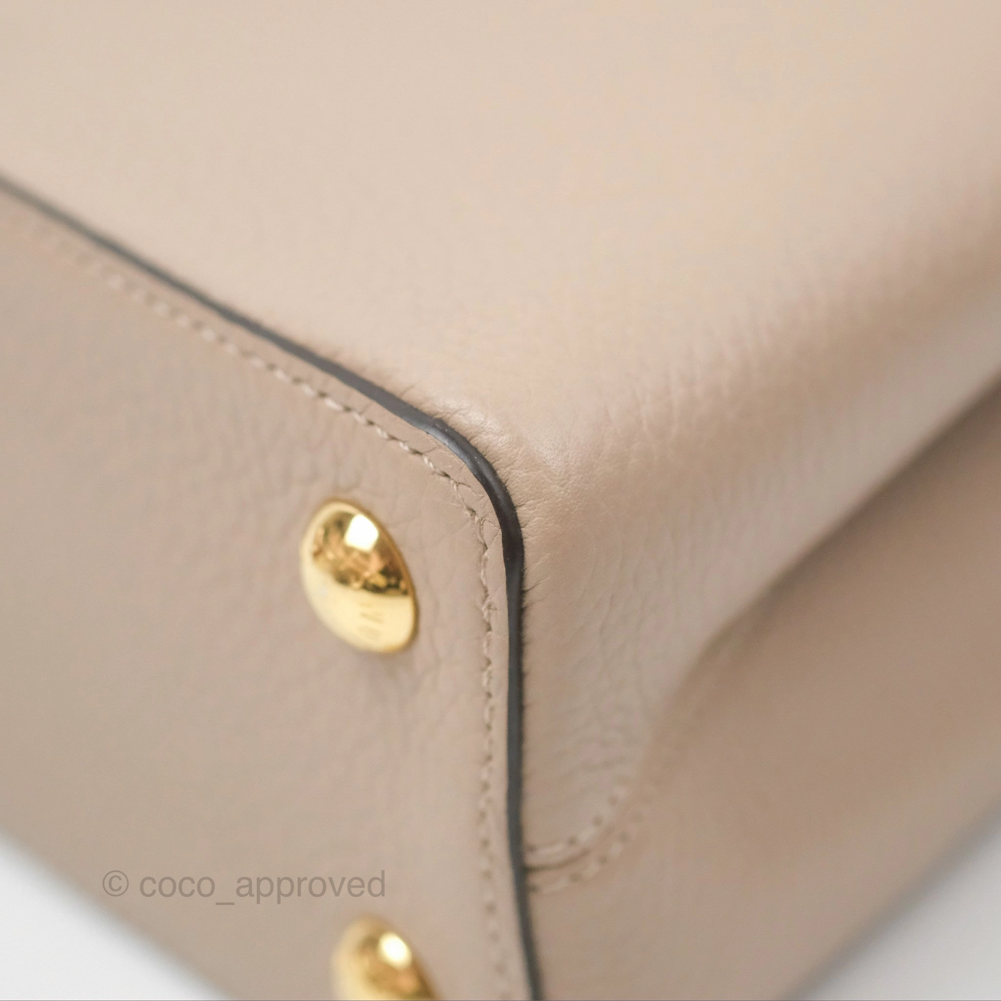 Louis Vuitton Taurillon Capucines BB Galet