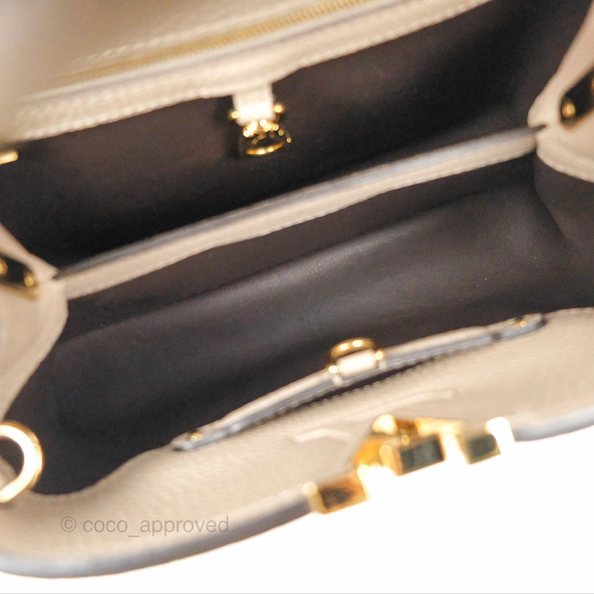Louis Vuitton Taurillon Capucines BB Galet