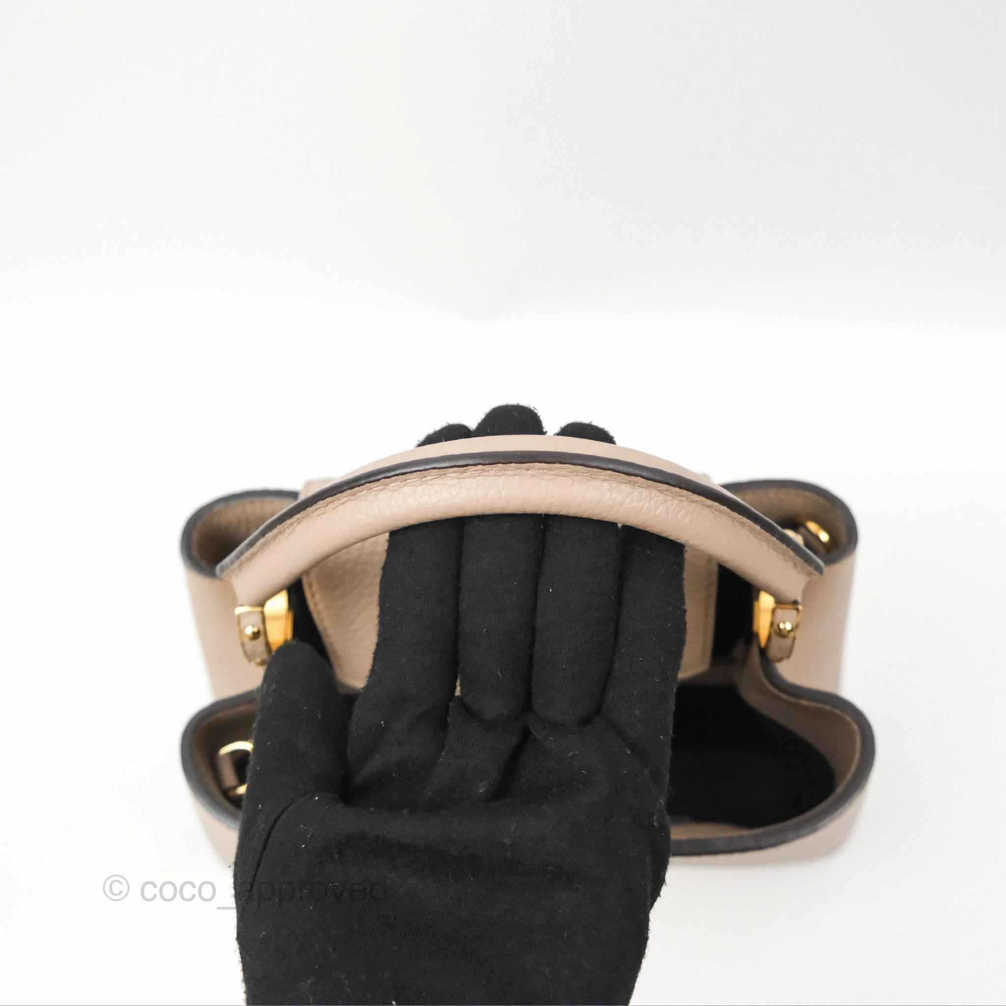 Louis Vuitton Taurillon Capucines BB Galet
