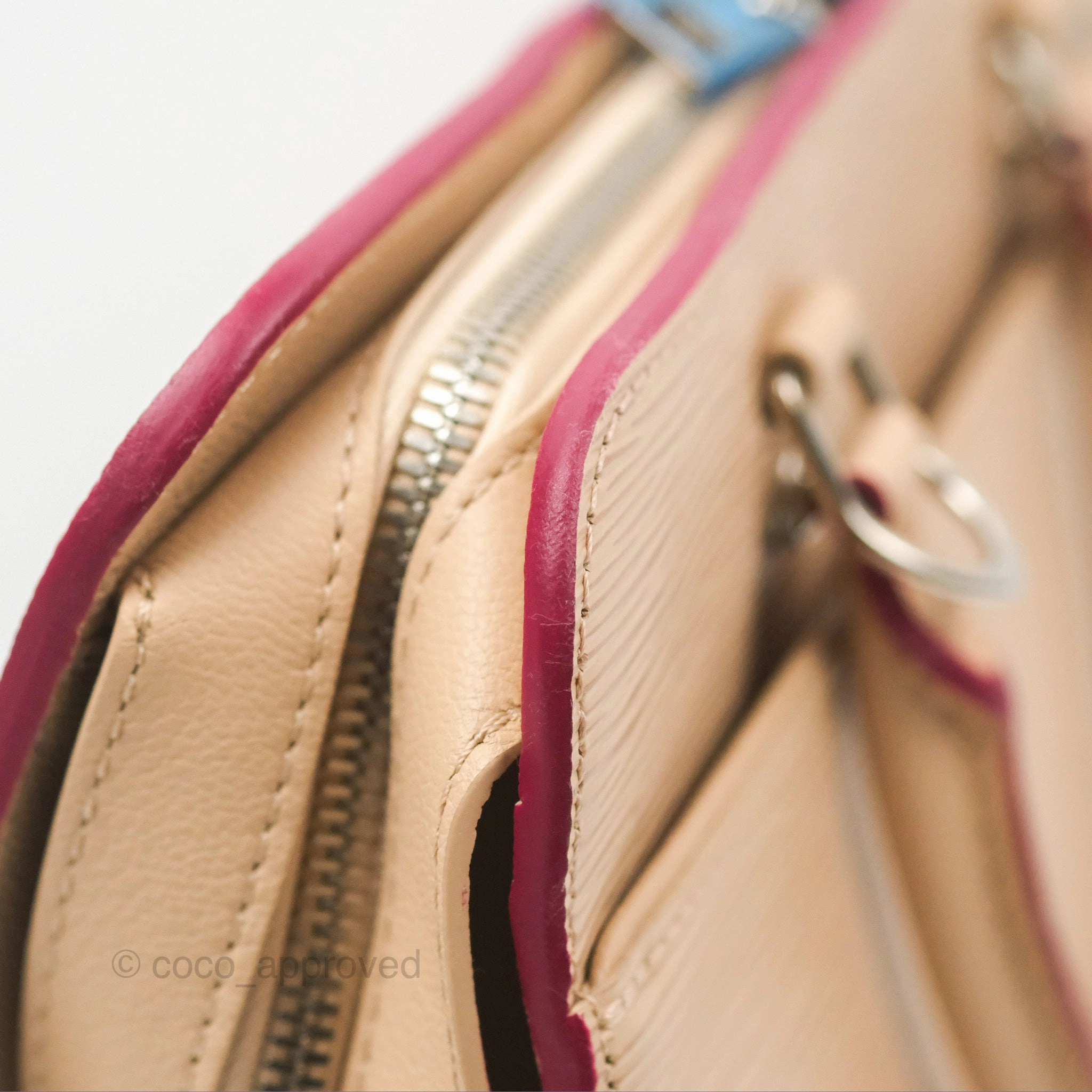 Louis Vuitton Vaneau MM Beige Epi