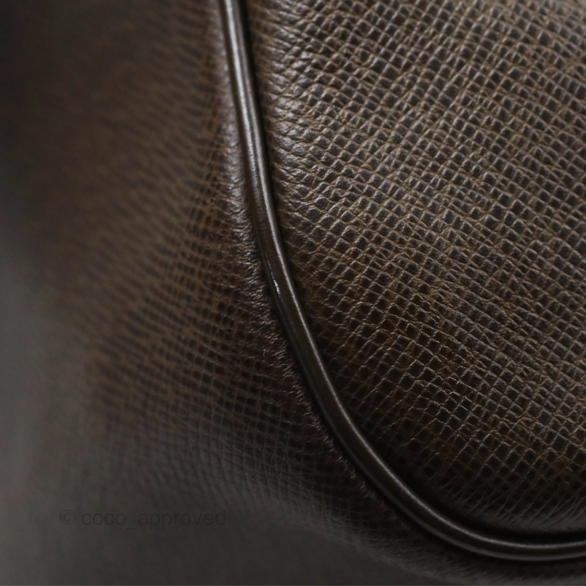Louis Vuitton Vintage Kendall PM in Brown Taiga Leather