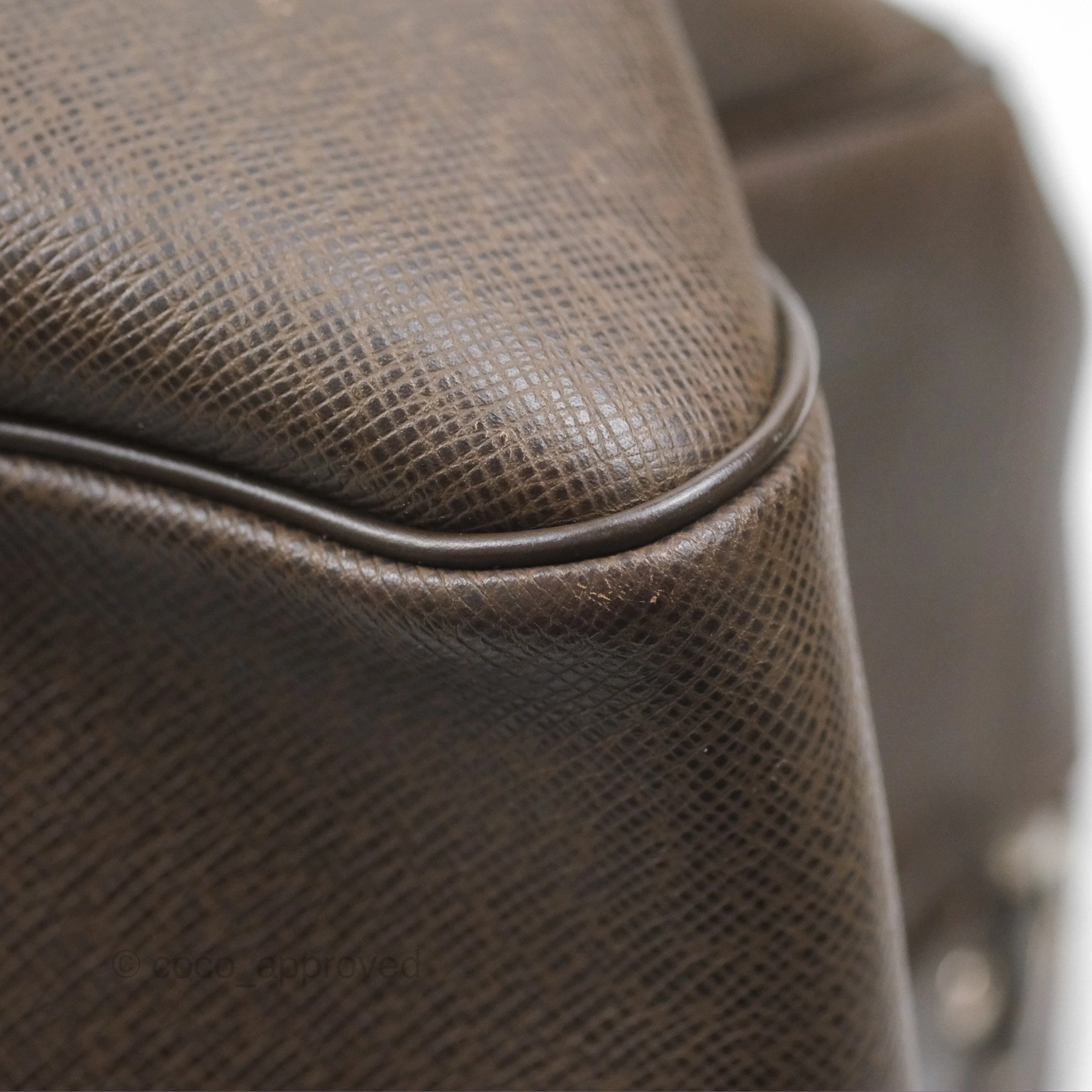 Louis Vuitton Vintage Kendall PM in Brown Taiga Leather