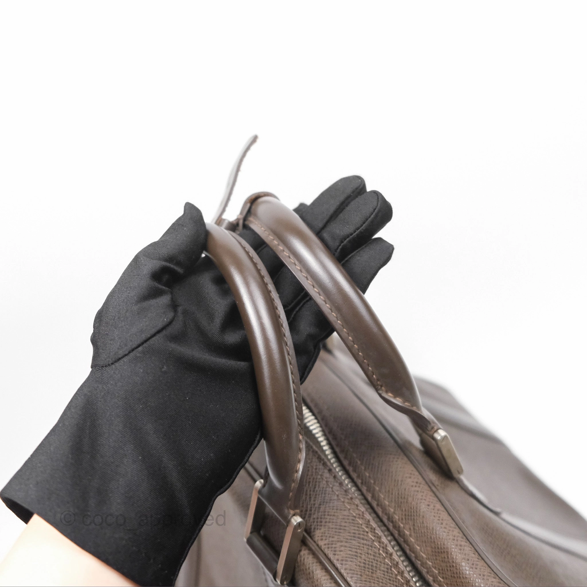 Louis Vuitton Vintage Kendall PM in Brown Taiga Leather