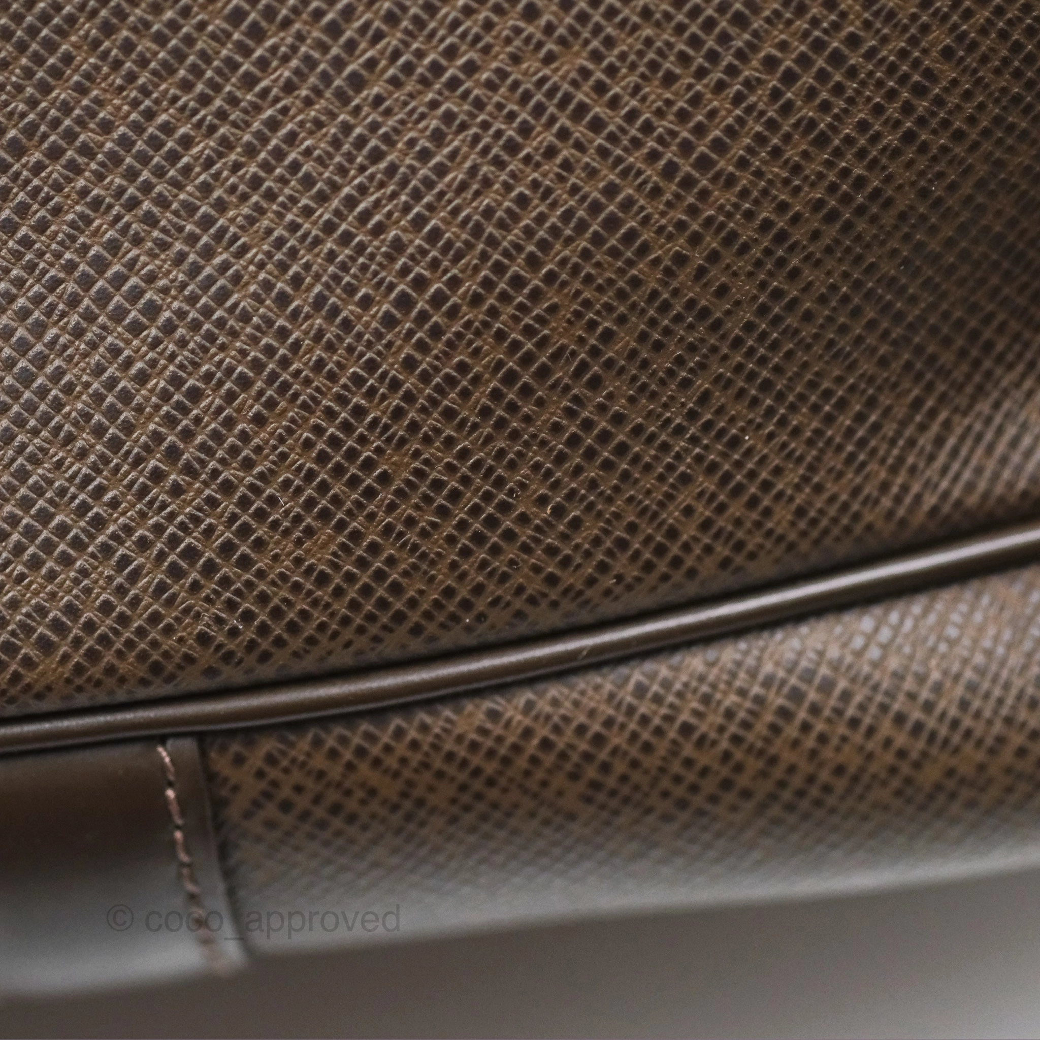 Louis Vuitton Vintage Kendall PM in Brown Taiga Leather