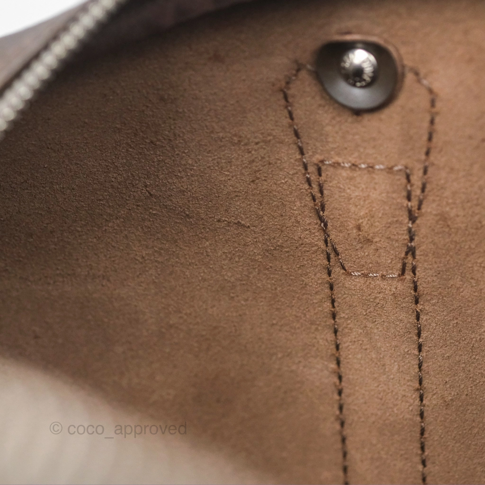 Louis Vuitton Vintage Kendall PM in Brown Taiga Leather