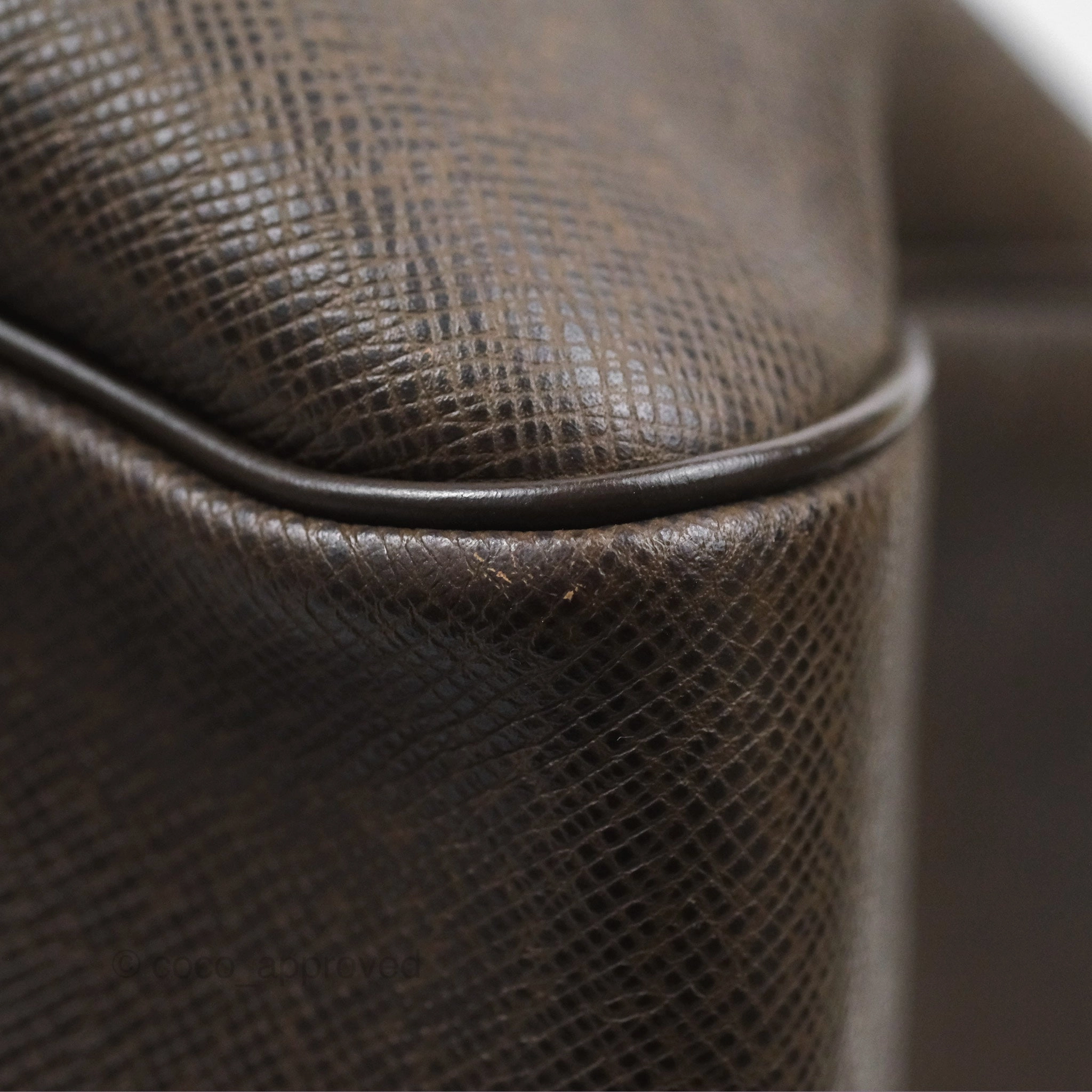 Louis Vuitton Vintage Kendall PM in Brown Taiga Leather