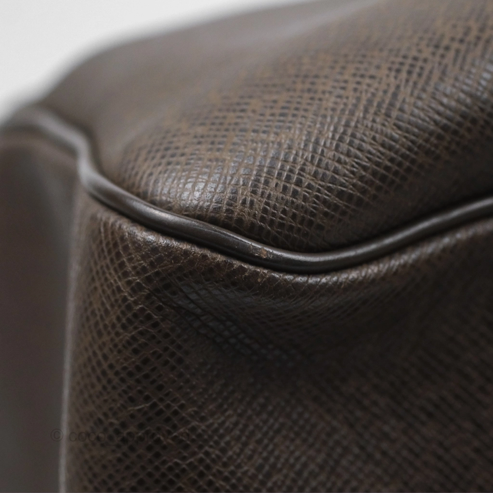 Louis Vuitton Vintage Kendall PM in Brown Taiga Leather