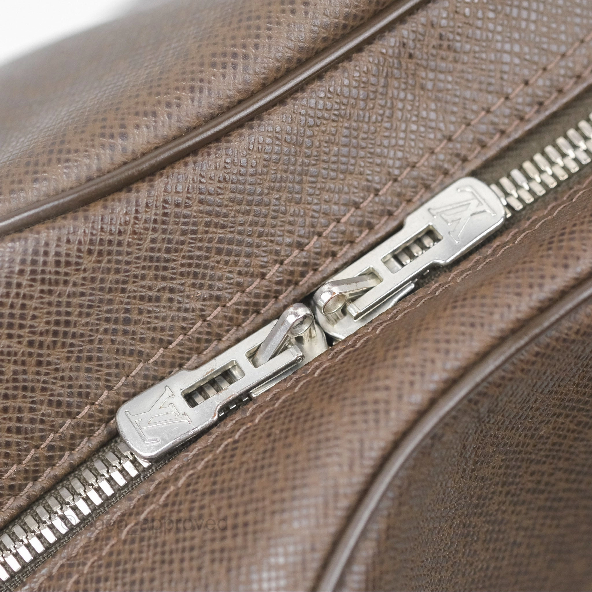 Louis Vuitton Vintage Kendall PM in Brown Taiga Leather