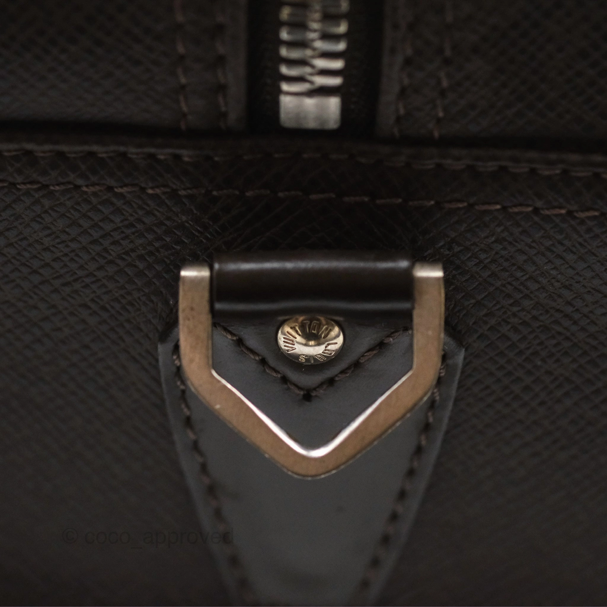 Louis Vuitton Vintage Kendall PM in Brown Taiga Leather