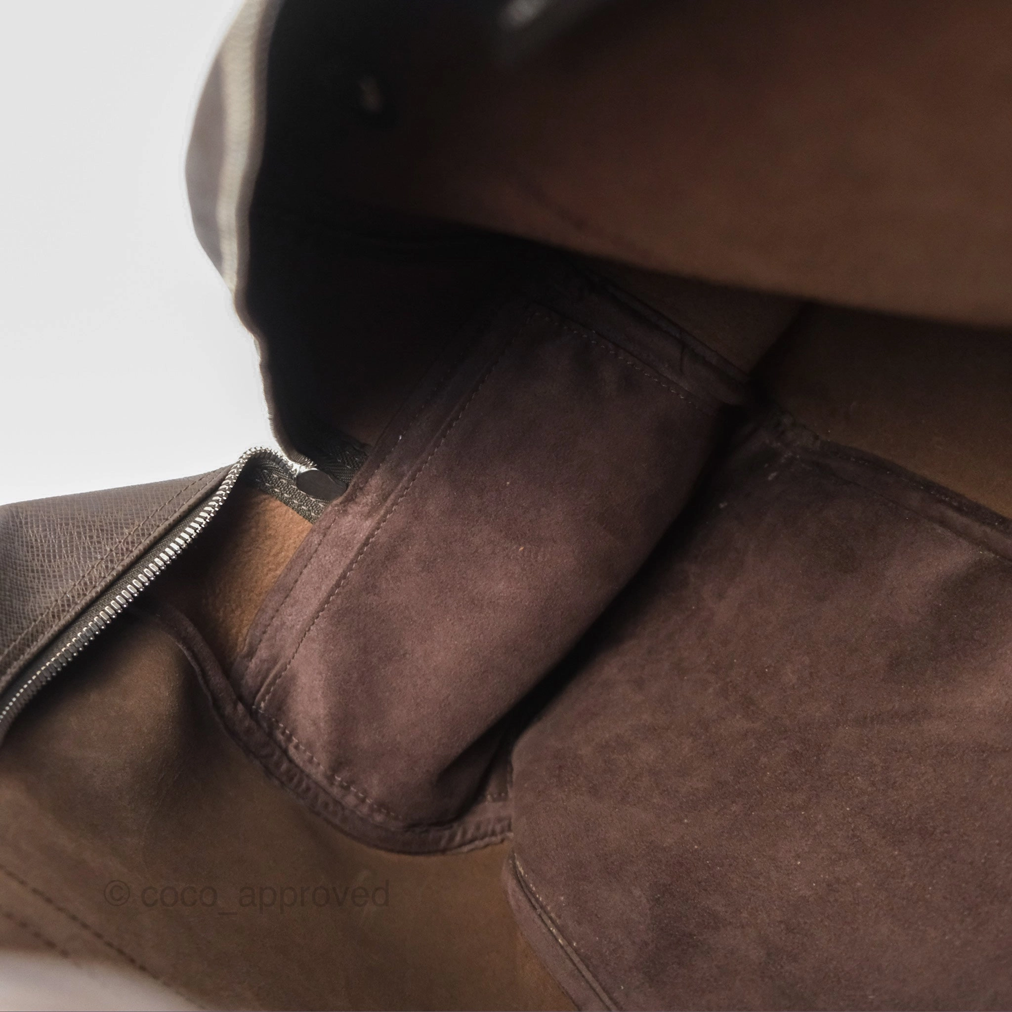 Louis Vuitton Vintage Kendall PM in Brown Taiga Leather