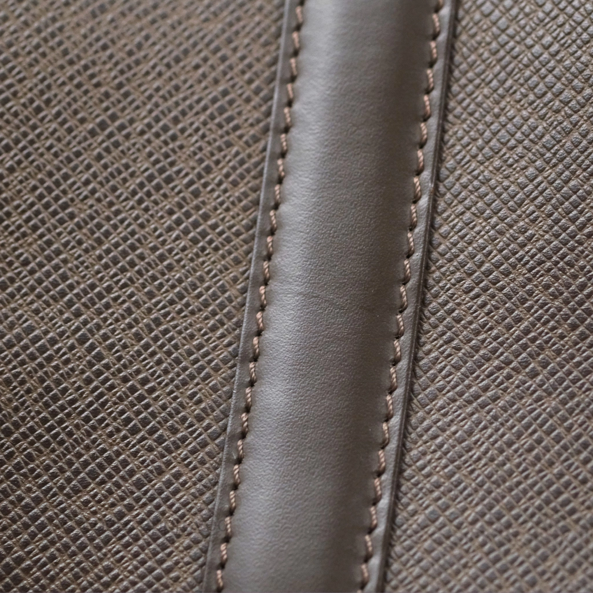 Louis Vuitton Vintage Kendall PM in Brown Taiga Leather