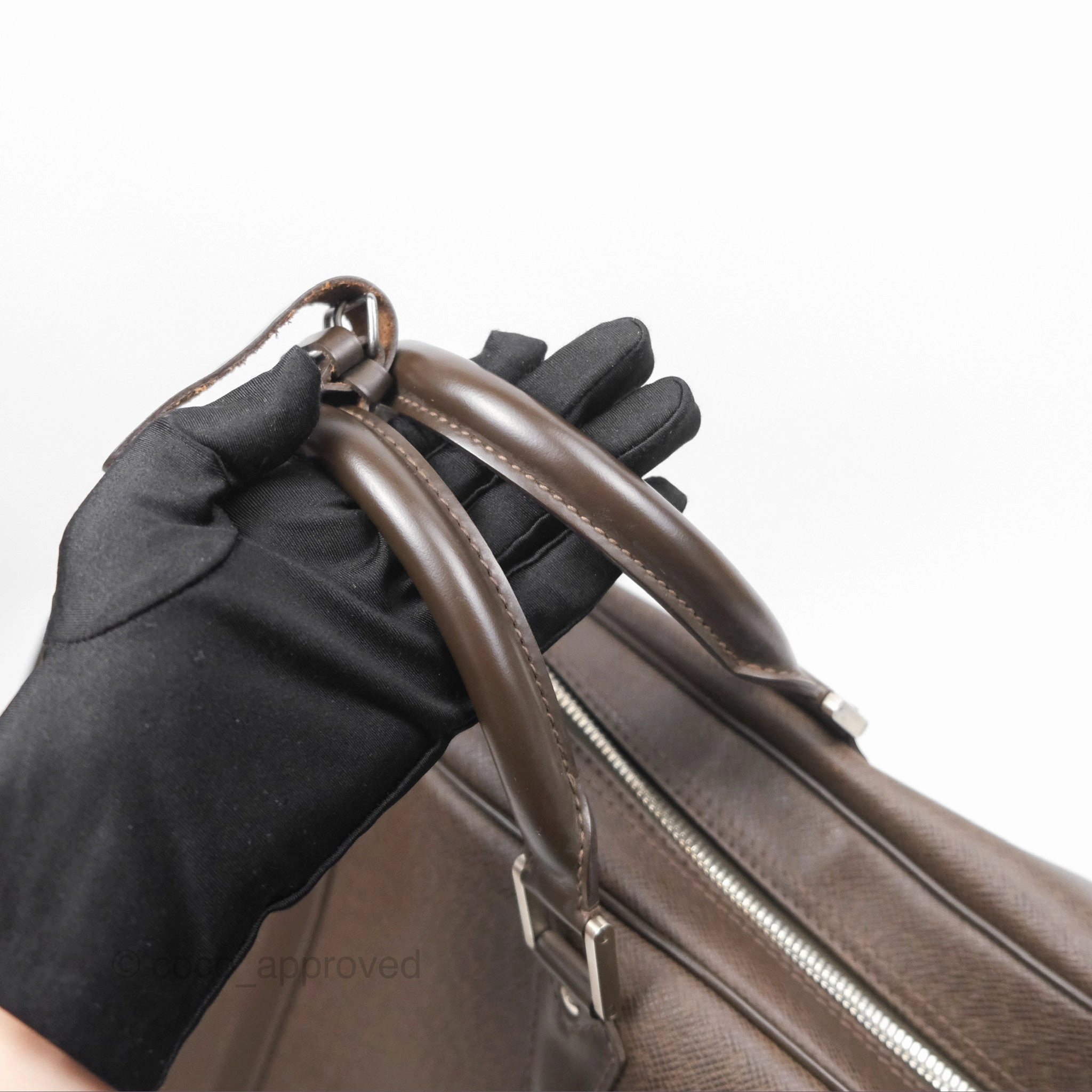 Louis Vuitton Vintage Kendall PM in Brown Taiga Leather