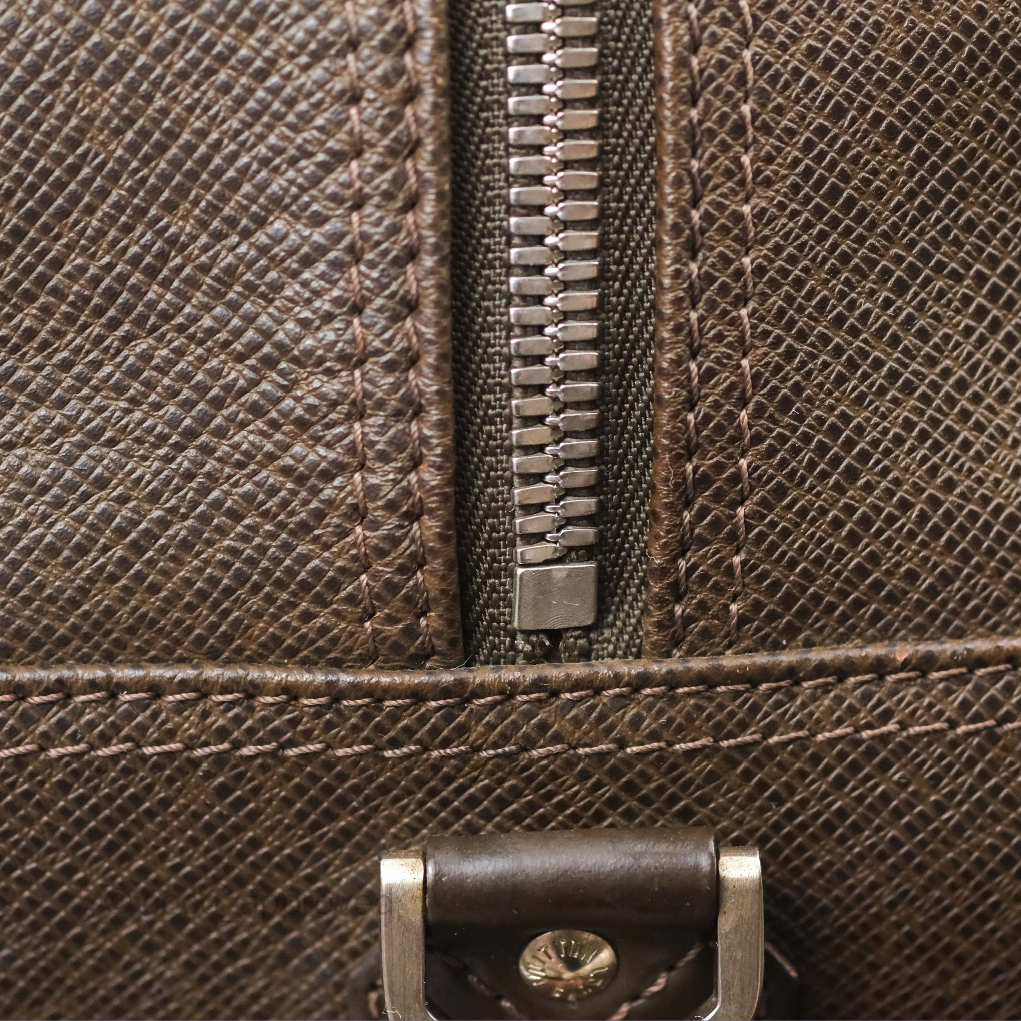 Louis Vuitton Vintage Kendall PM in Brown Taiga Leather