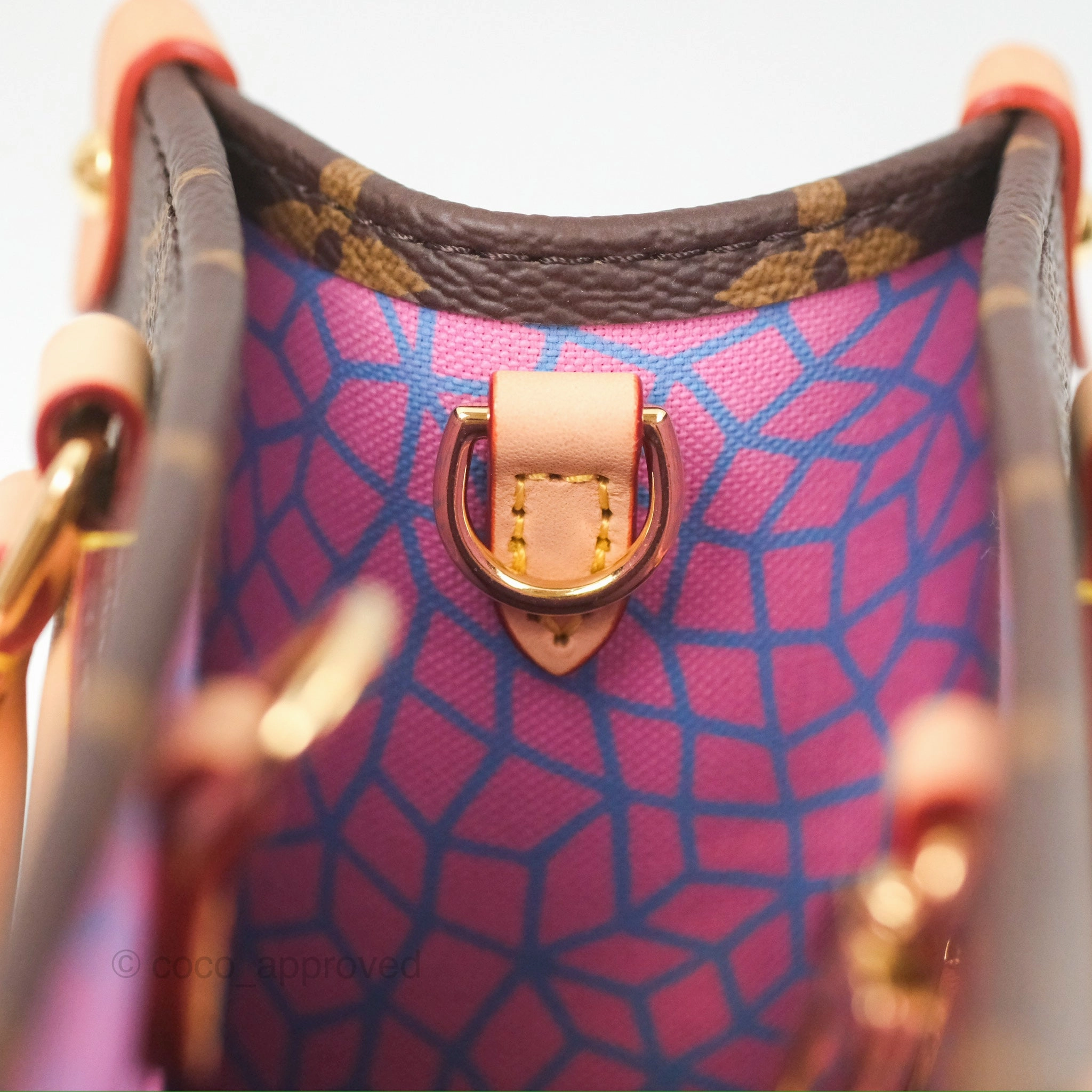 Louis Vuitton x Yayoi Kusama OnTheGo PM Monogram Canvas