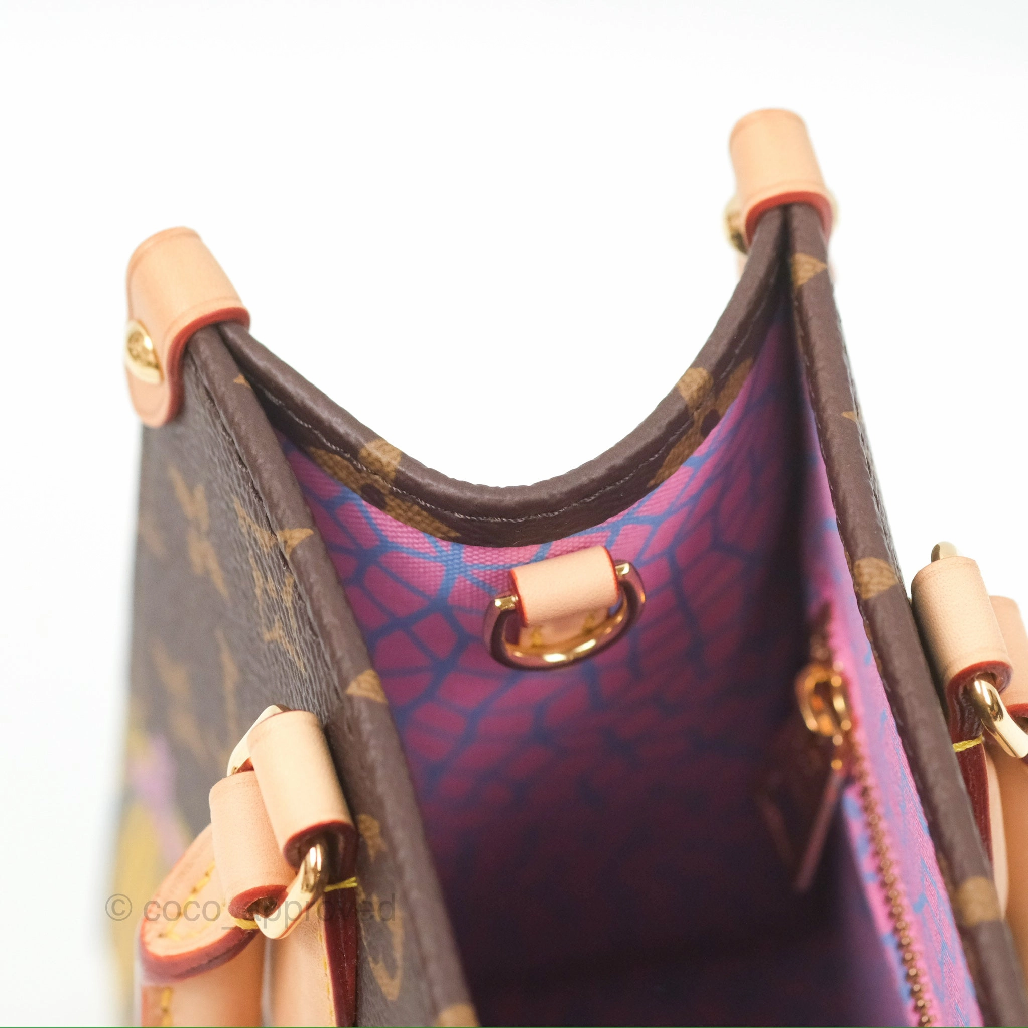 Louis Vuitton x Yayoi Kusama OnTheGo PM Monogram Canvas