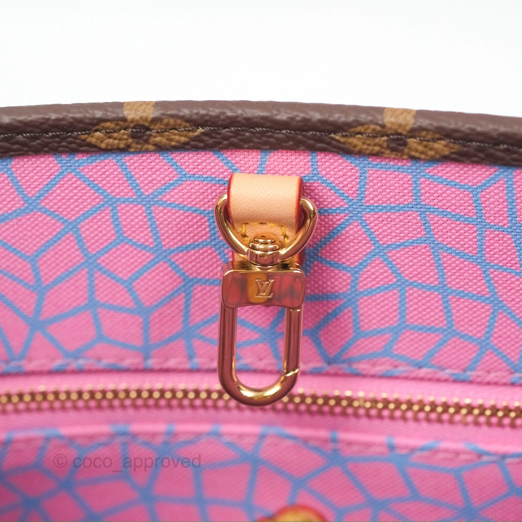 Louis Vuitton x Yayoi Kusama OnTheGo PM Monogram Canvas