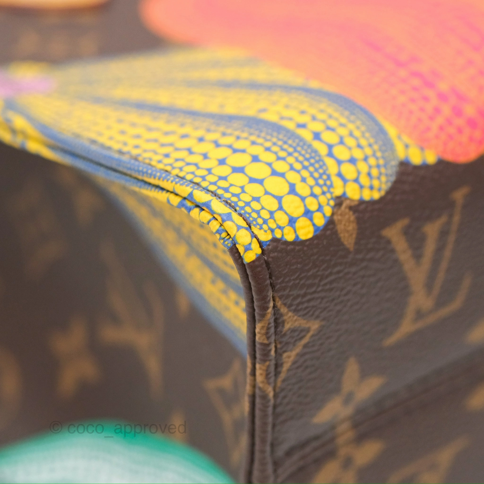 Louis Vuitton x Yayoi Kusama OnTheGo PM Monogram Canvas