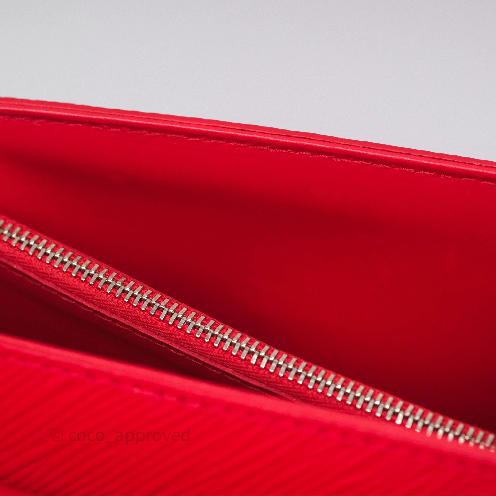 Louis Vuitton x Yayoi Kusama Twist MM Red/ White Epi Silver Hardware